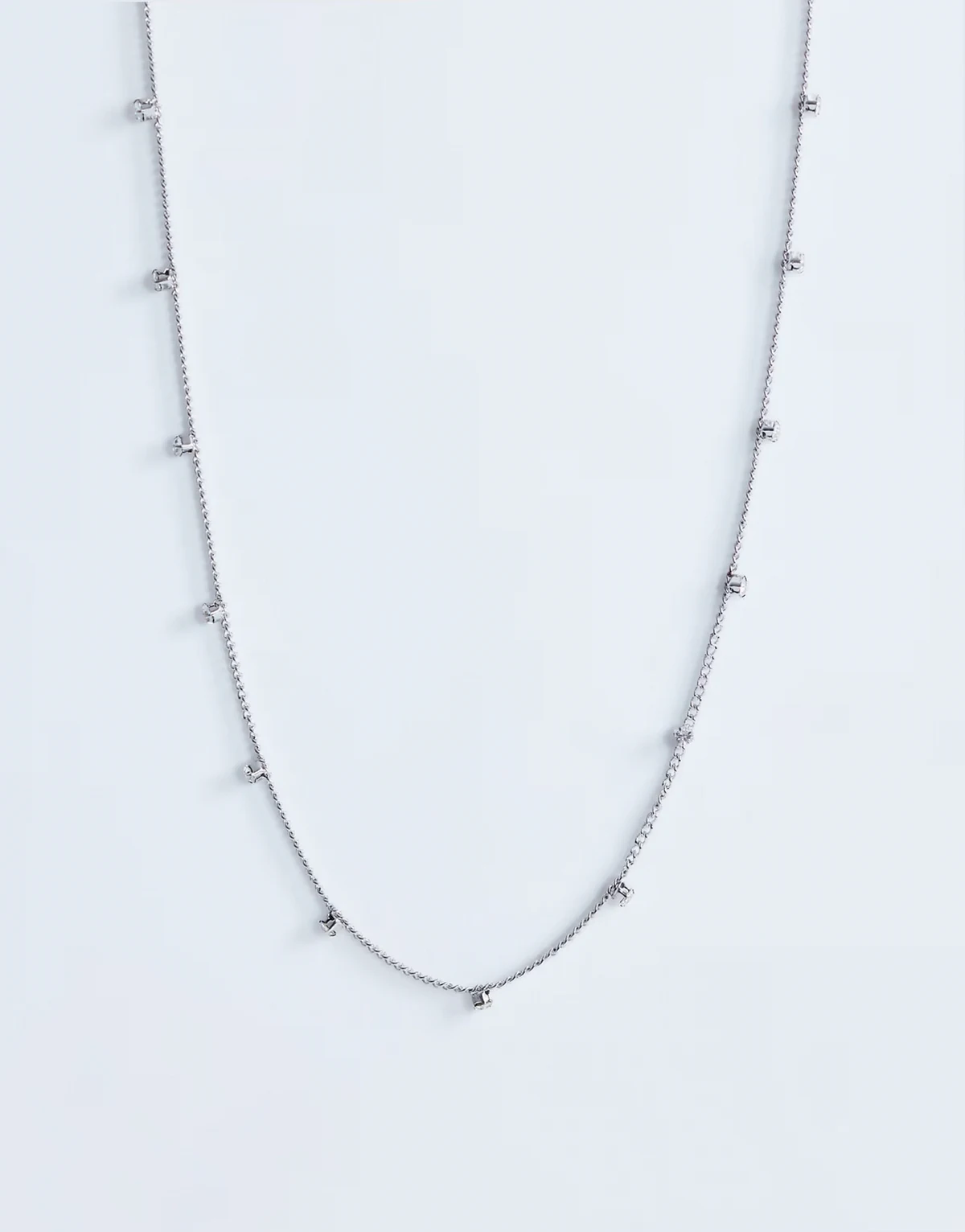 – Demi – Naszyjnik łańcuszkowy ze stali nierdzewnej w odcieniu srebra ze strasami