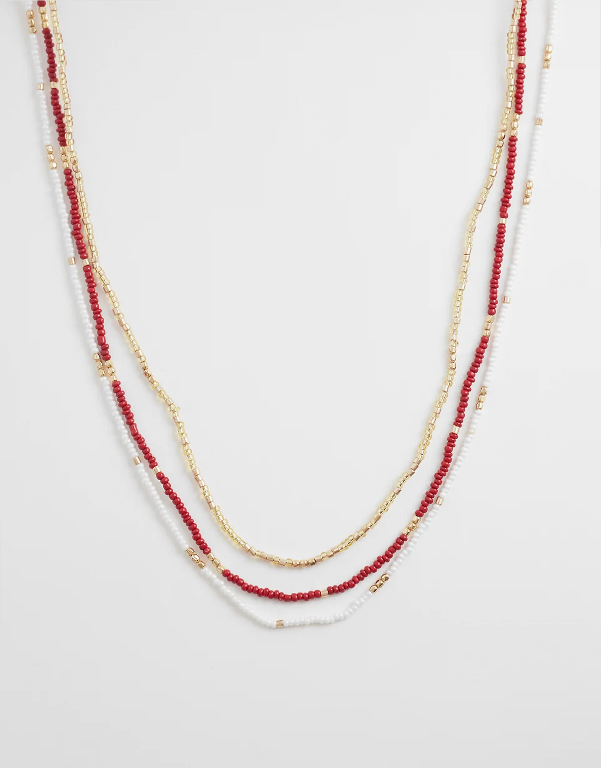 – Czerwony wąski naszyjnik z koralików