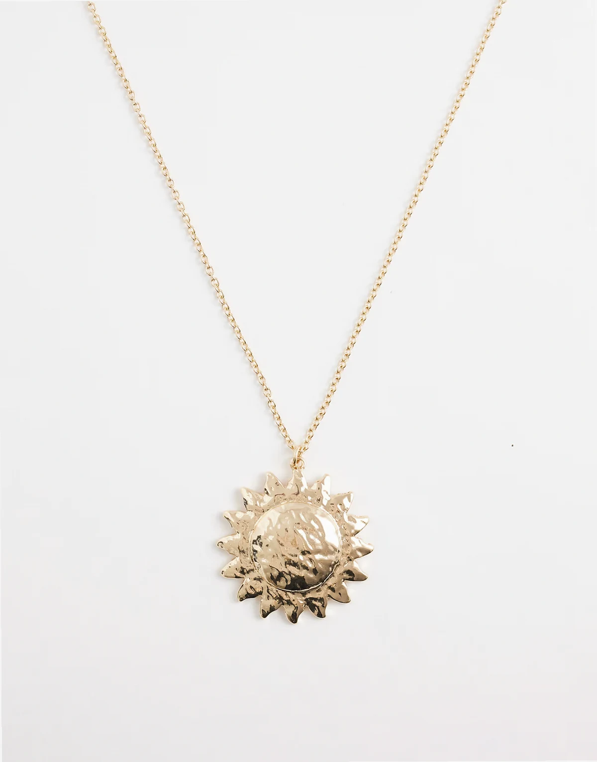 – Naszyjnik w kolorze złota z motywem słońca