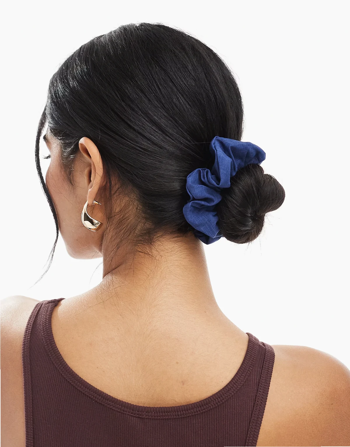 denim scrunchie in dark blue