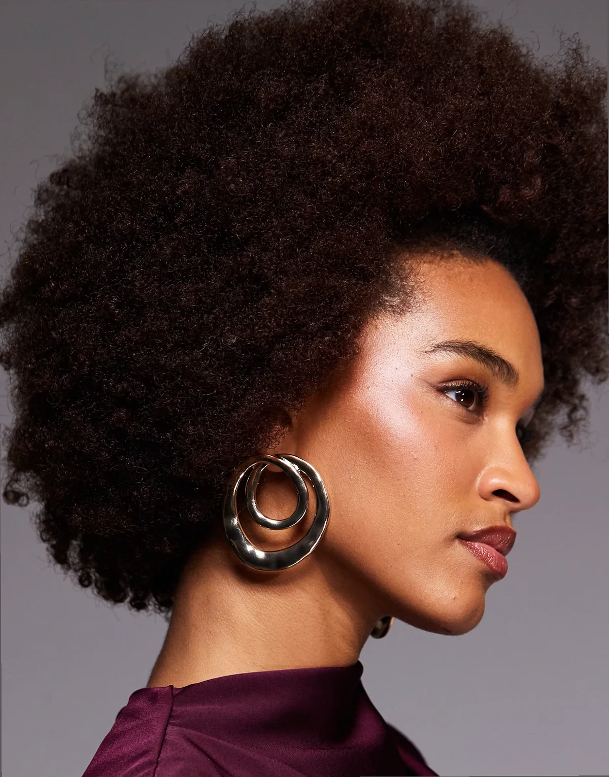 – Gleema – Spiralne kolczyki w kolorze złota