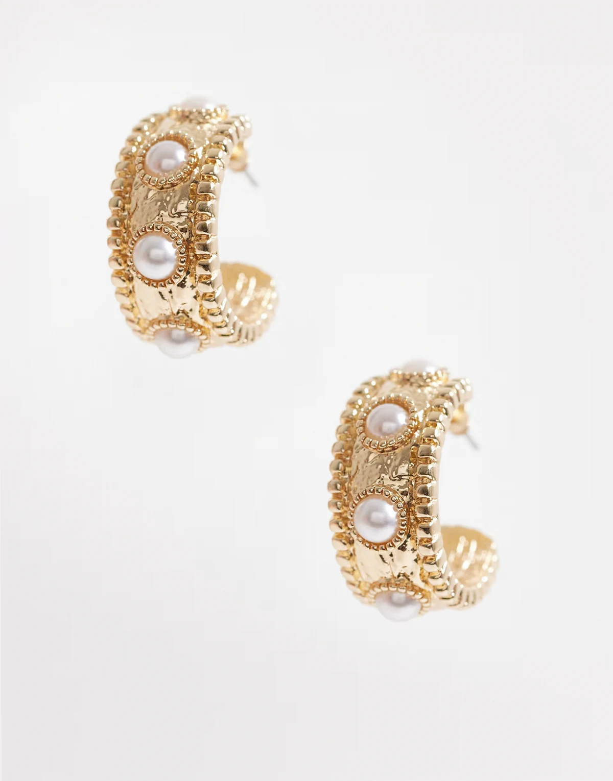 molten faux pearl hoop earrings in gold tone