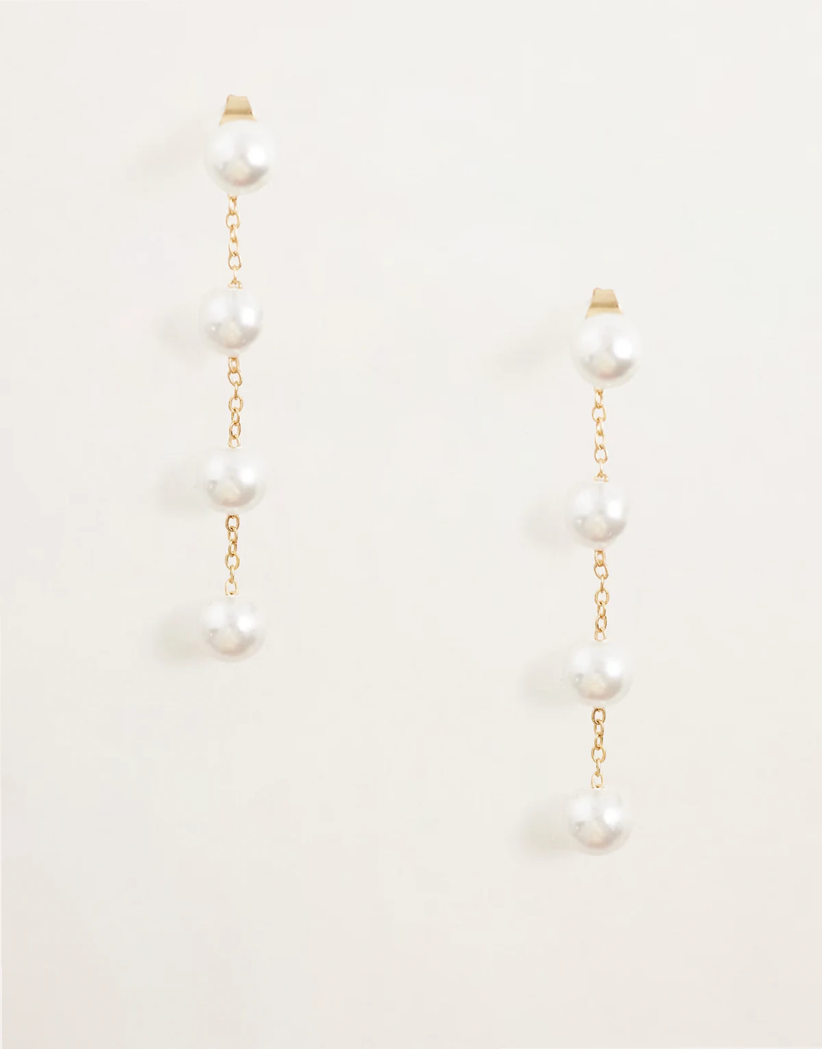 – Hängeohrringe in Goldoptik mit weißem Kunstperlenanhänger