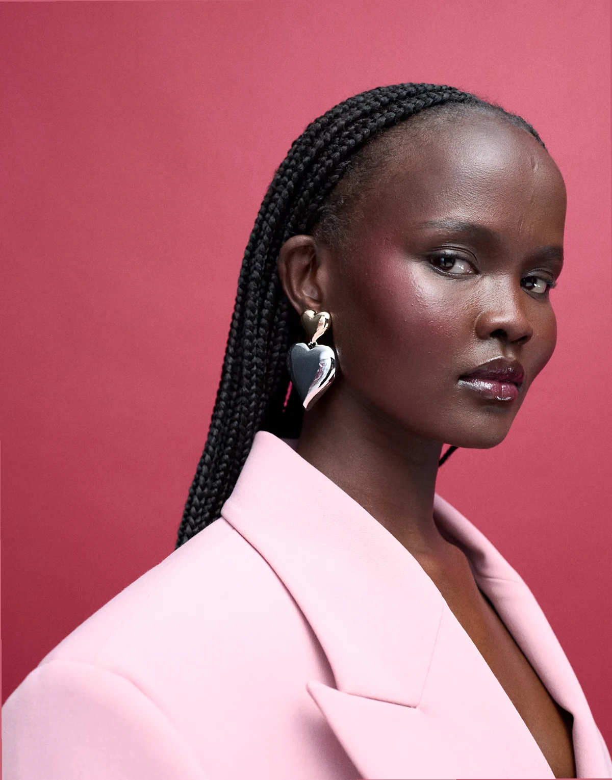 – Ohrstecker in Silber- und Goldoptik mit zwei Anhängern im Herzdesign