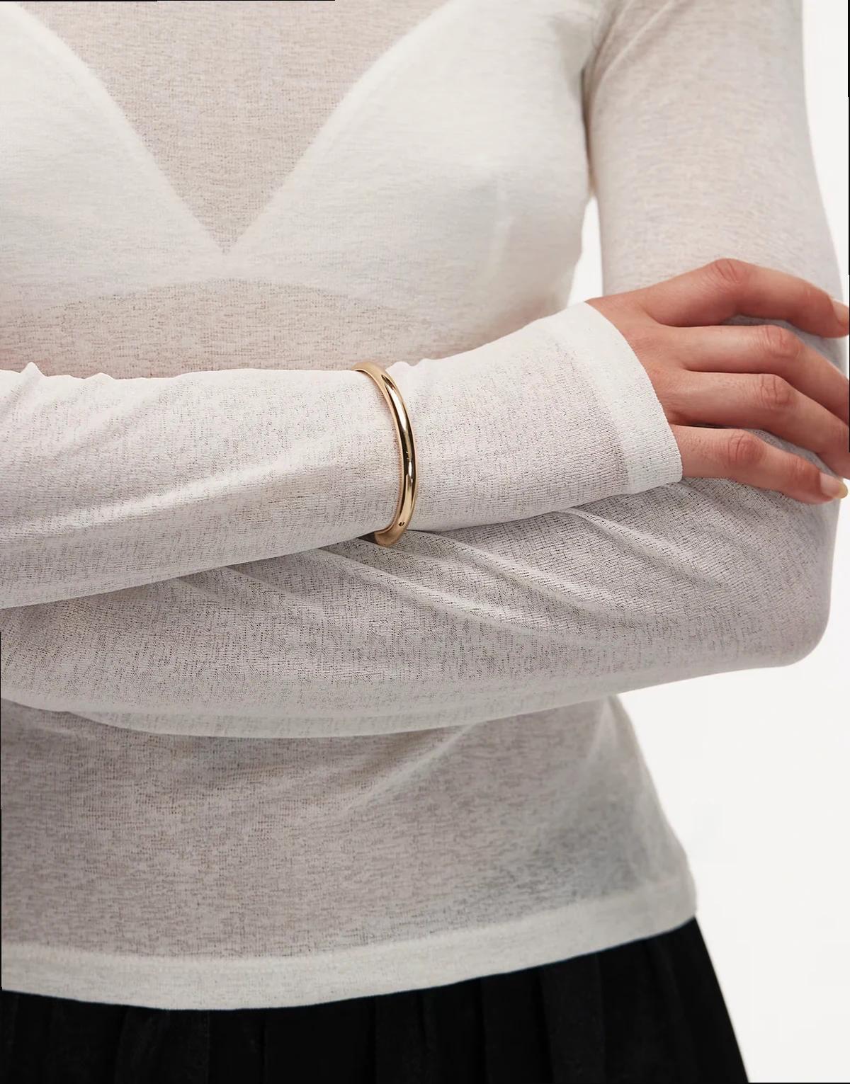 – Bransoletka w kolorze złota