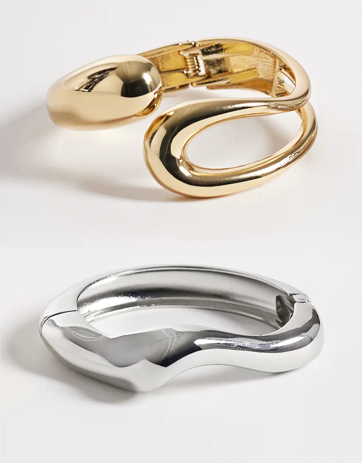 – Zestaw 2 bransoletek w kolorze srebrnym i złotym