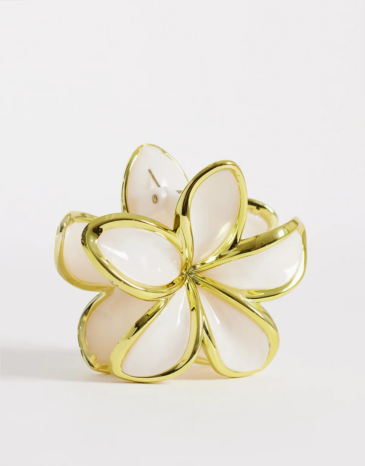 marble effect hawaiian flower hair clawclip with gold trim in pearl