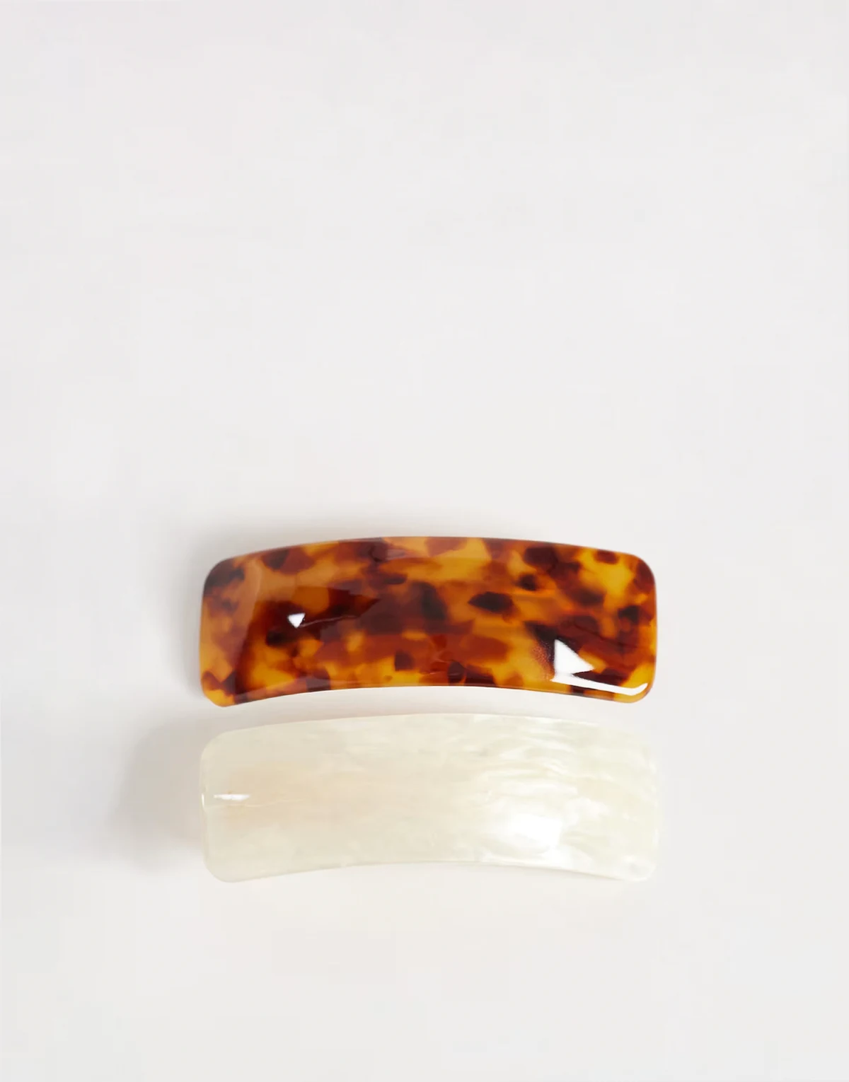 set of 2 hair clips in brown tortoise shell and pearl