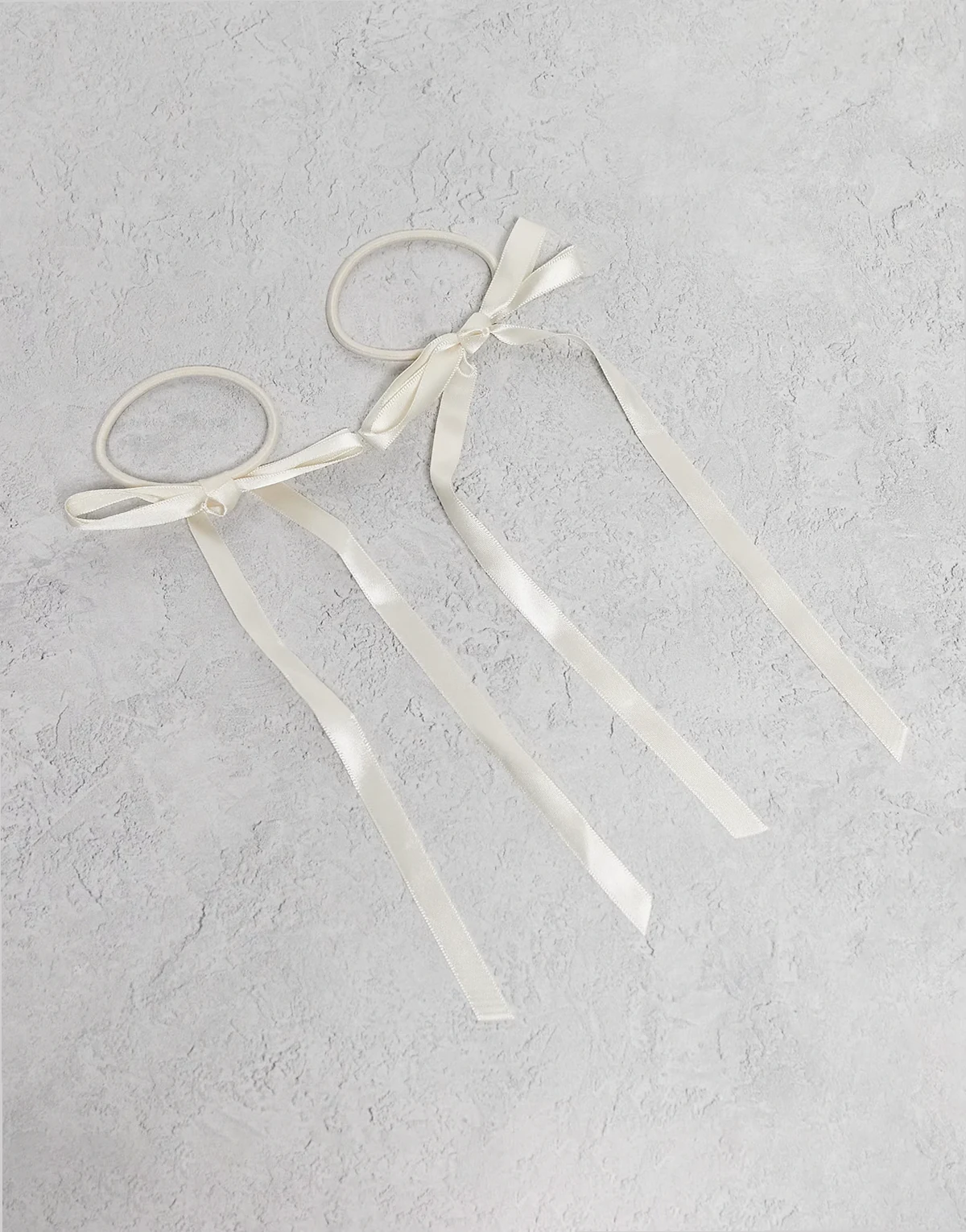 – 2er-Pack Schleifenband-Haarbänder in Creme