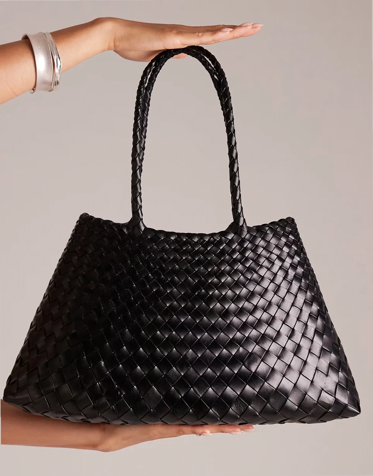 santa croce big woven leather bag in black