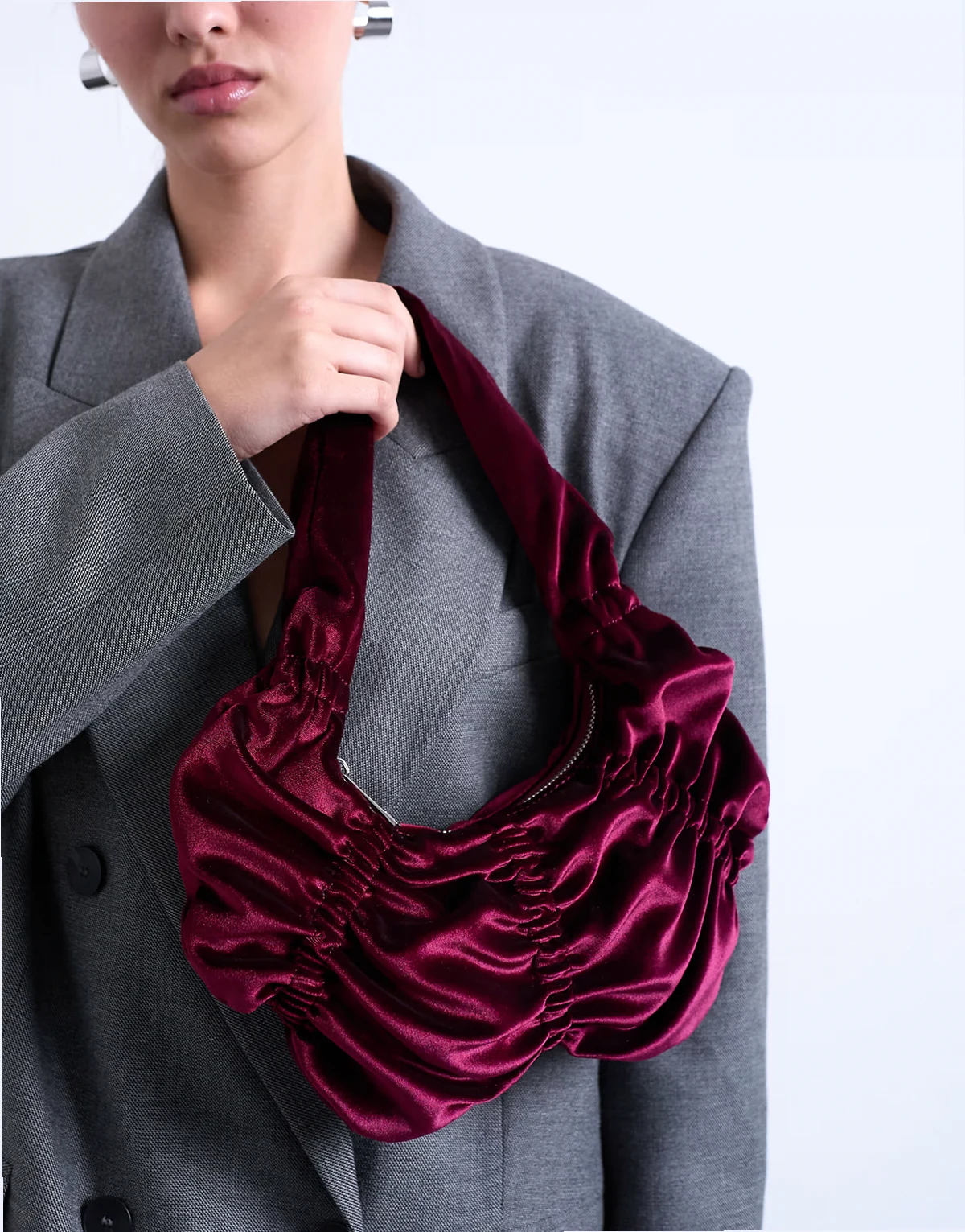 Saphire ruched velvet shoulder bag in plum