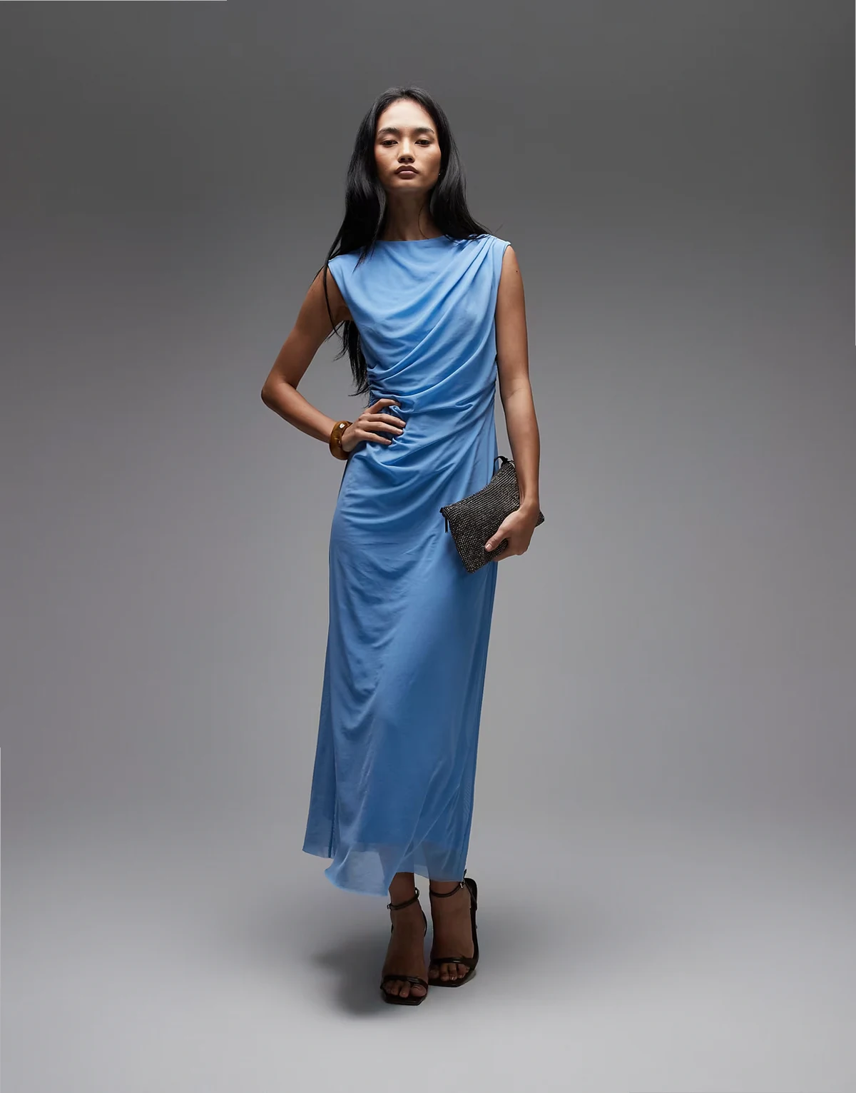 – Drapiertes Midikleid aus Netzstoff in leuchtendem Blau
