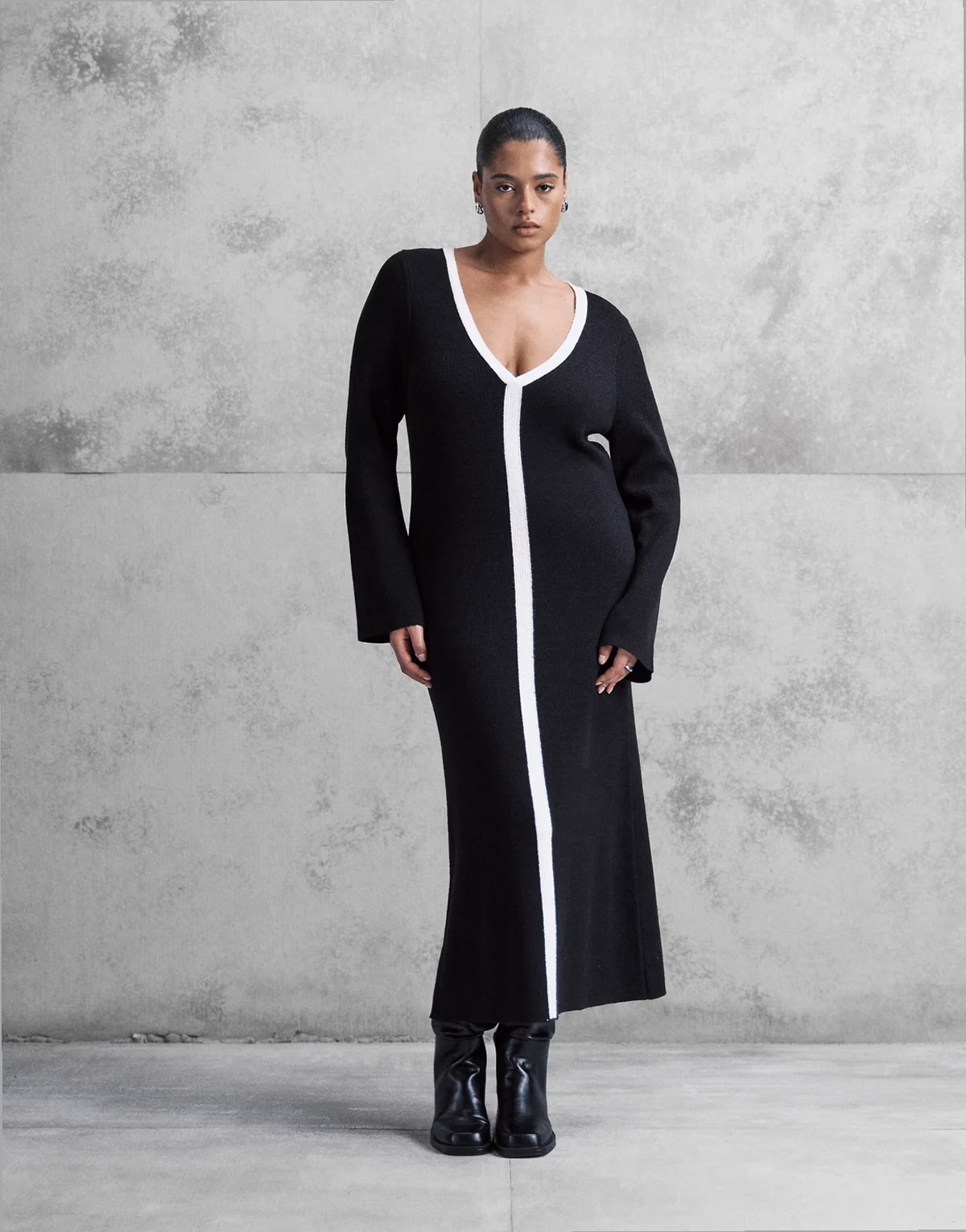 contrast v-neck knit maxi dress in black