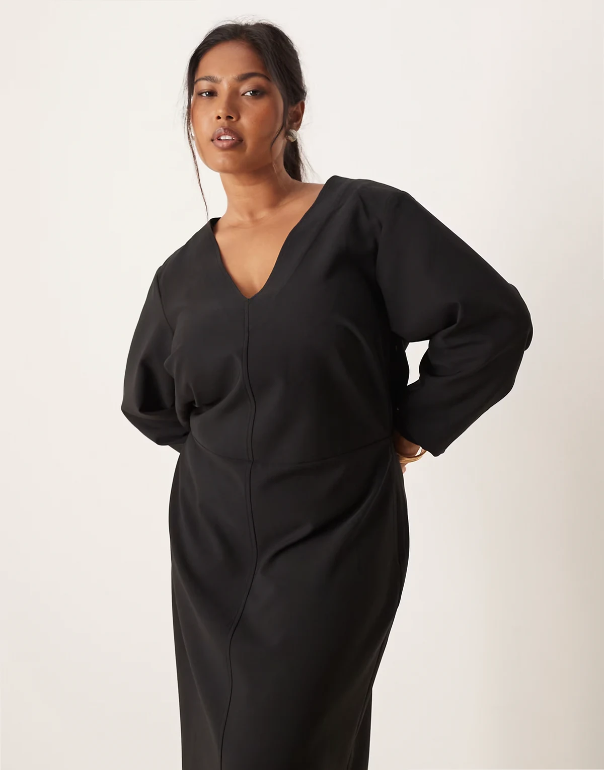 long sleeve plunge maxi dress in black