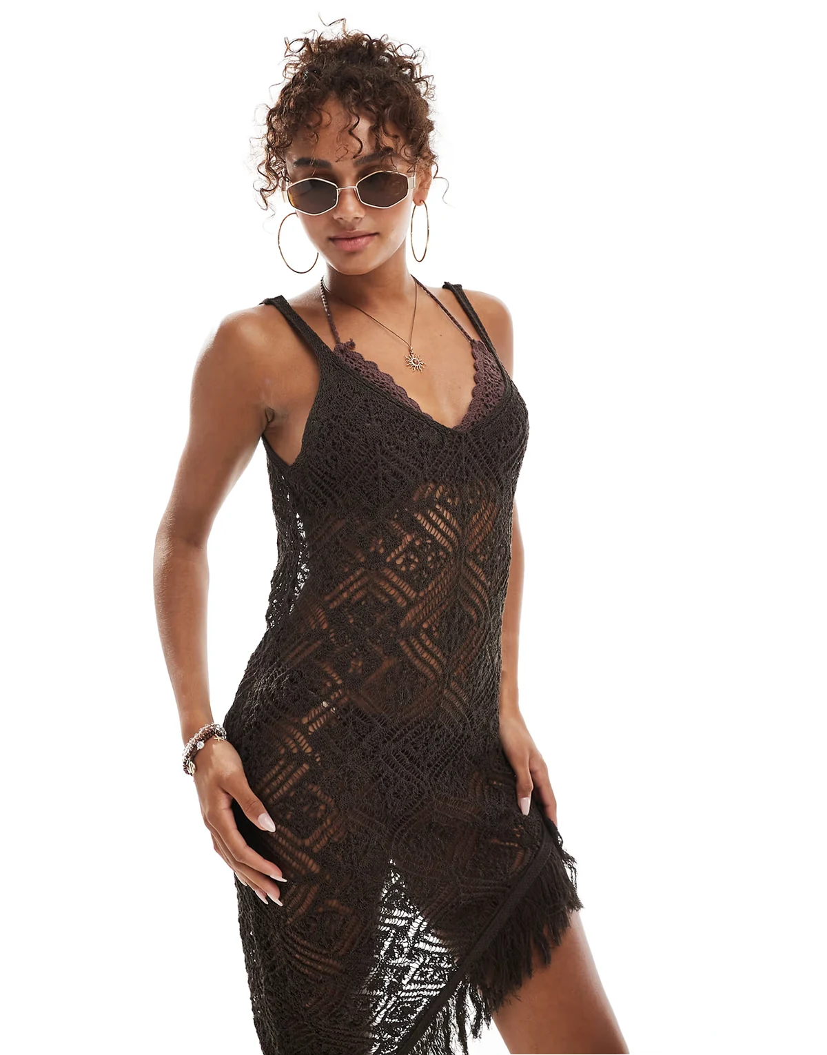 – Midi-Strandkleid aus Häkelstrick mit asymmetrischem Saum