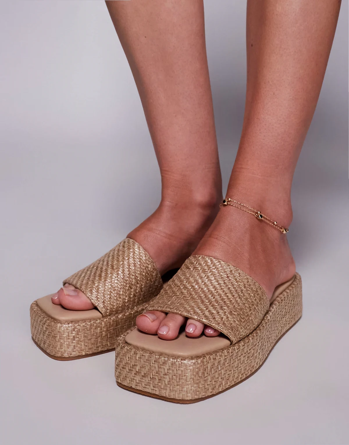 – Eclipse – Flache Sandalen zum Reinschlüpfen mit Raffia-Bast