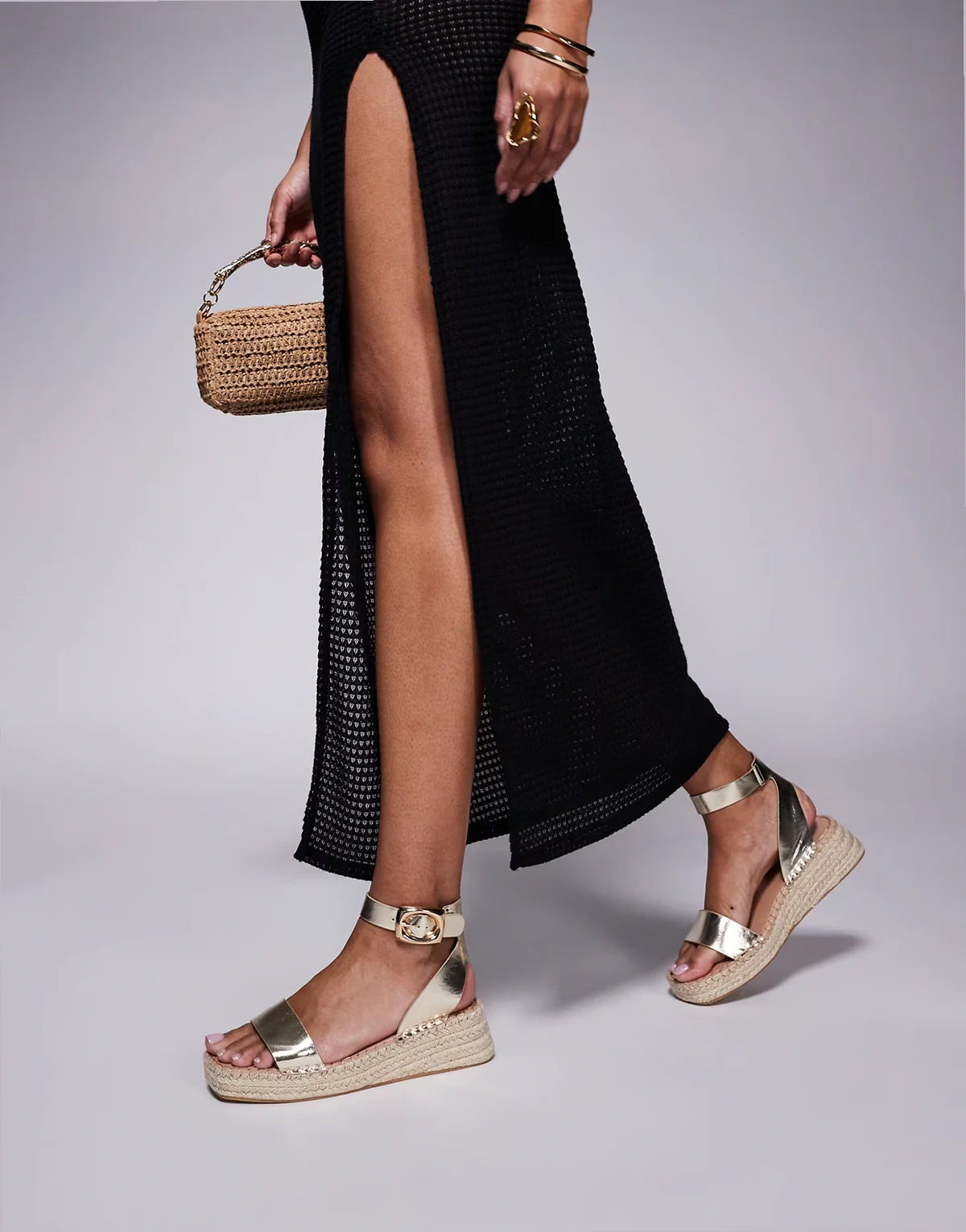 – Zweiteilige Espadrilles-Sandalen aus Leinen in Gold