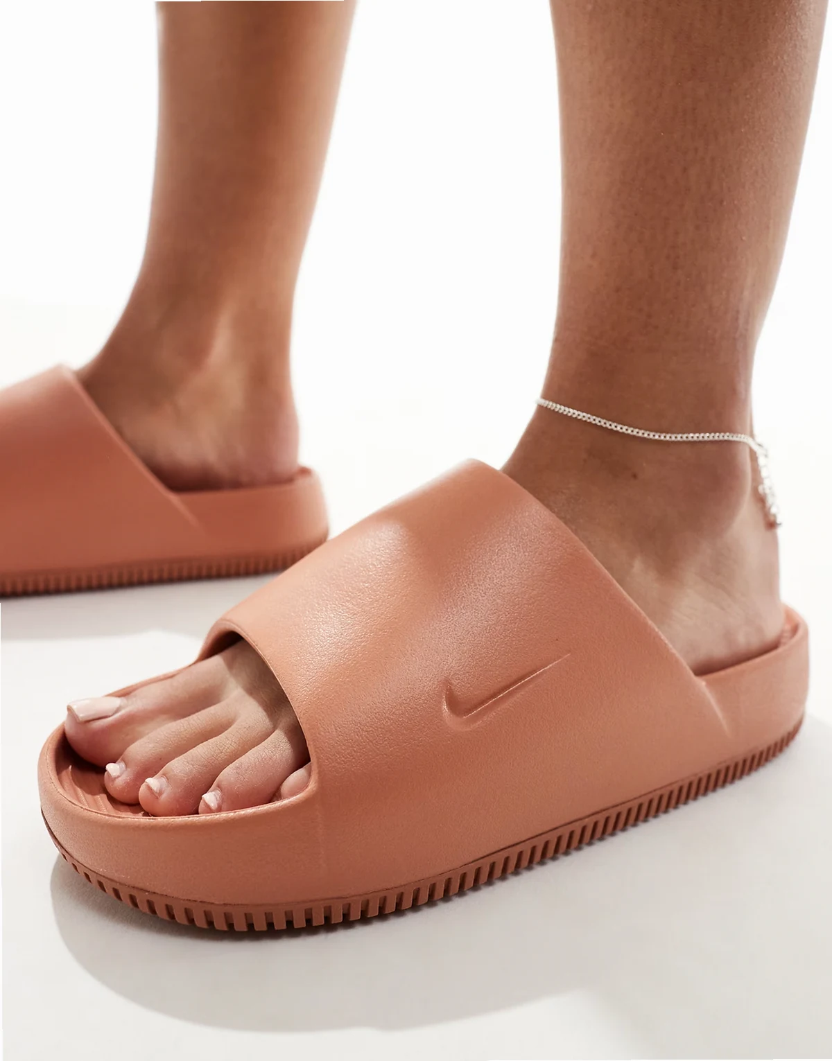 Calm slides in brown