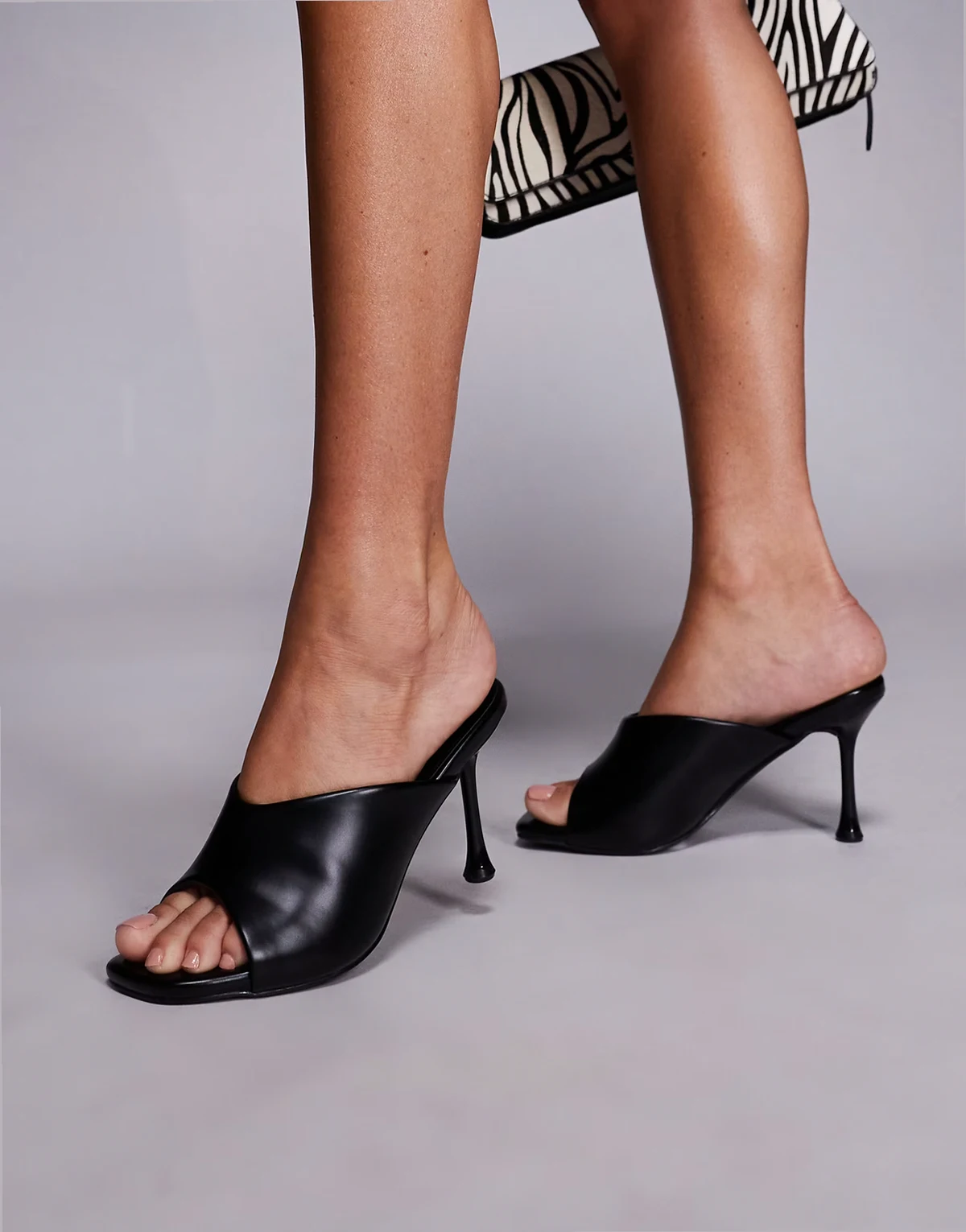 – J'adore – Sandaletten-Mules in Schwarz mit Absatz