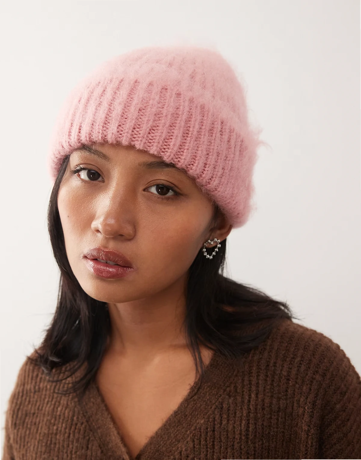 – Gebürstete Strickmütze in Staubrosa