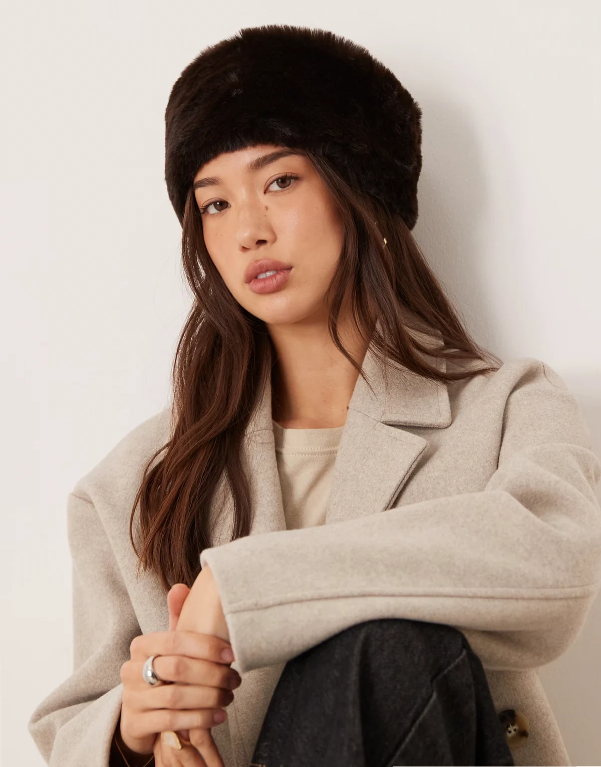 – Stirnband aus Kunstpelz in Dunkelbraun