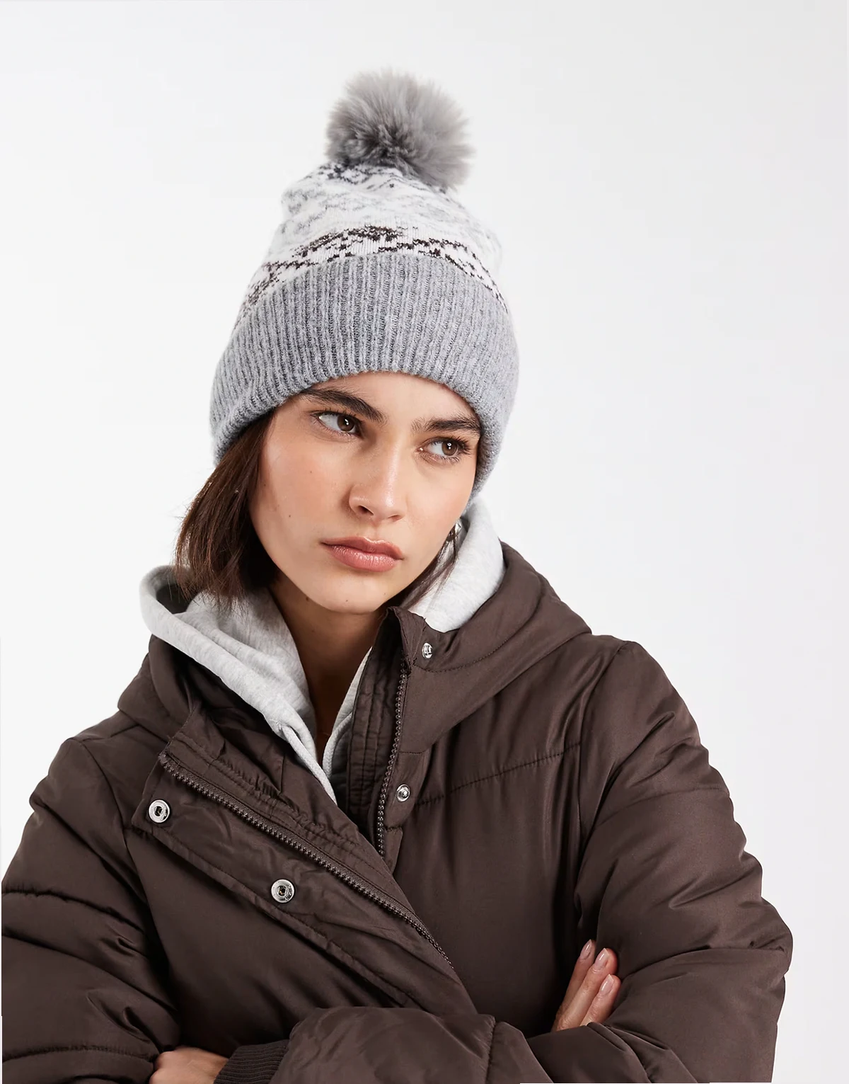 – Bommelmütze in Hellgrau mit Norwegermuster