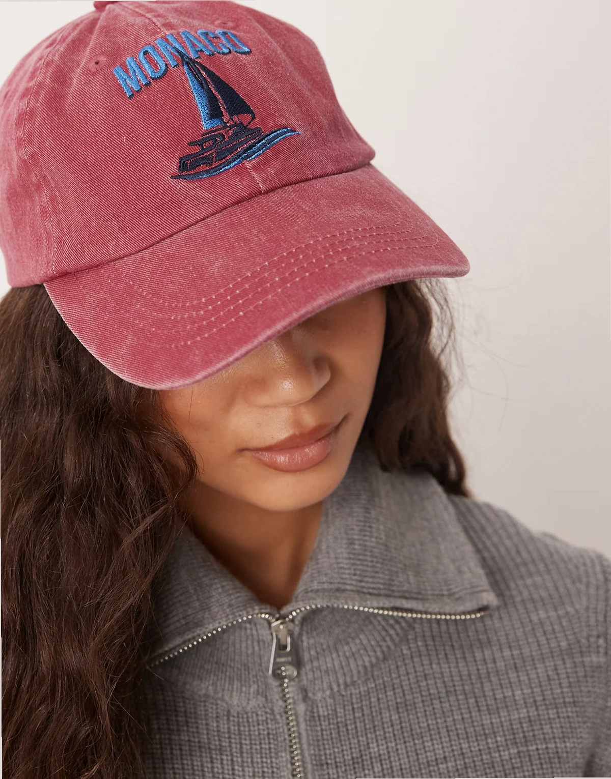 sailing embroidered motif cap in washed red