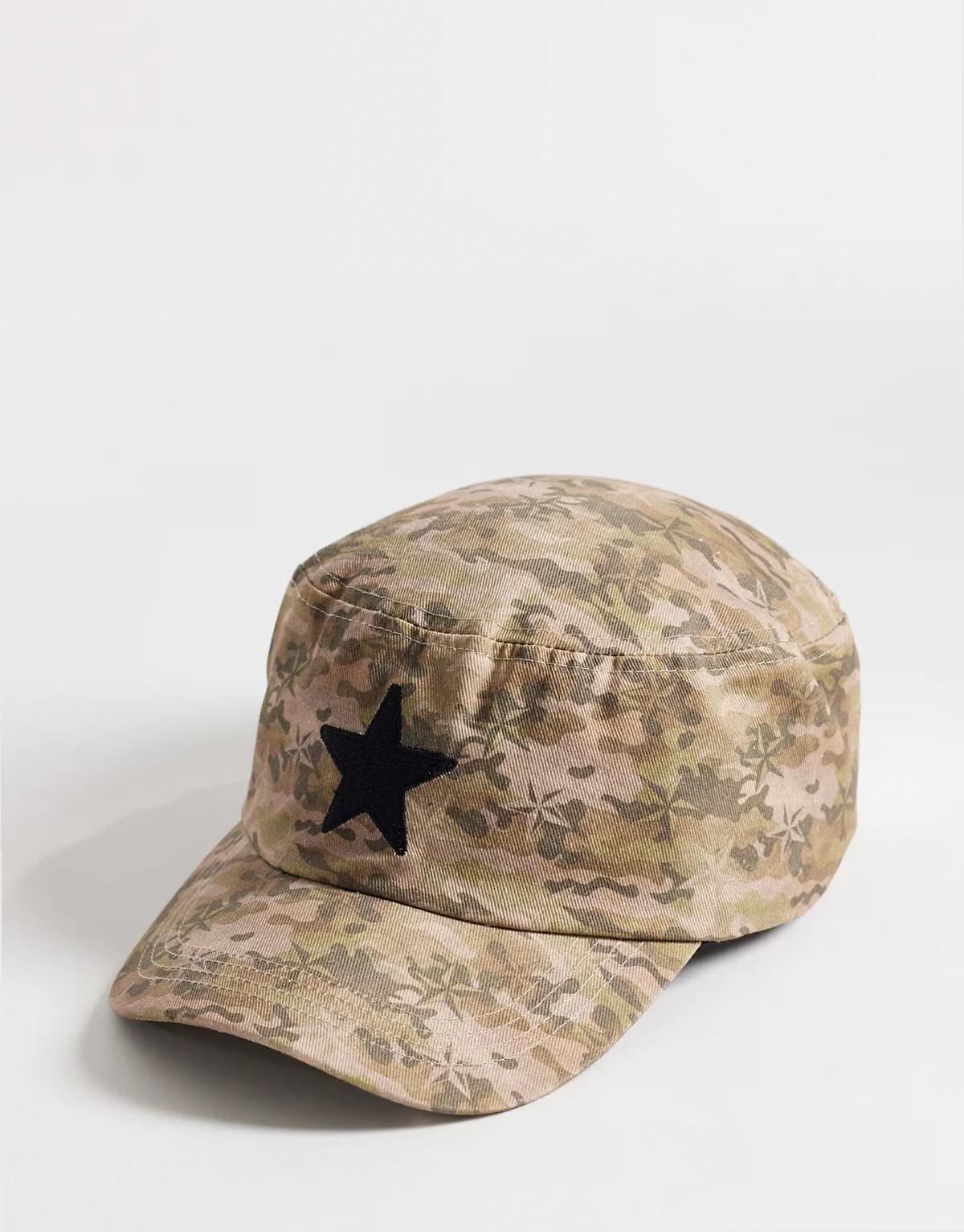 Camo hat with star appliqué