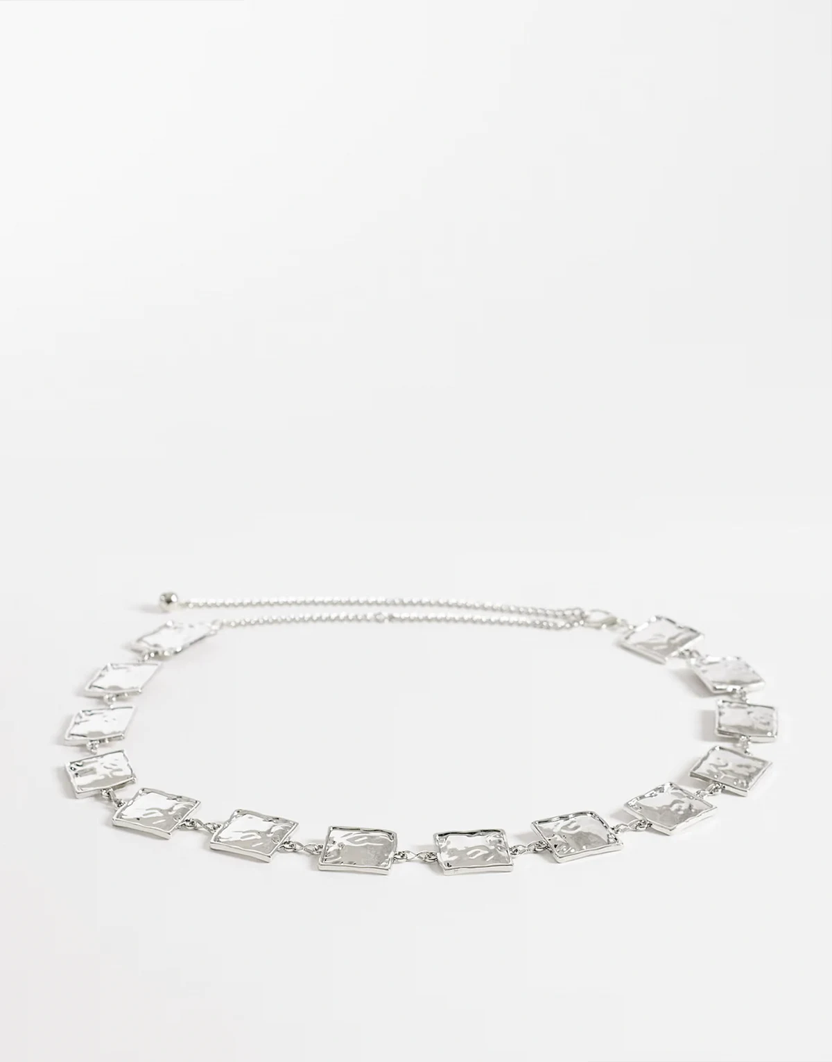 – Kettengürtel in Goldoptik mit quadratischen Gliedern in gehämmerter Optik