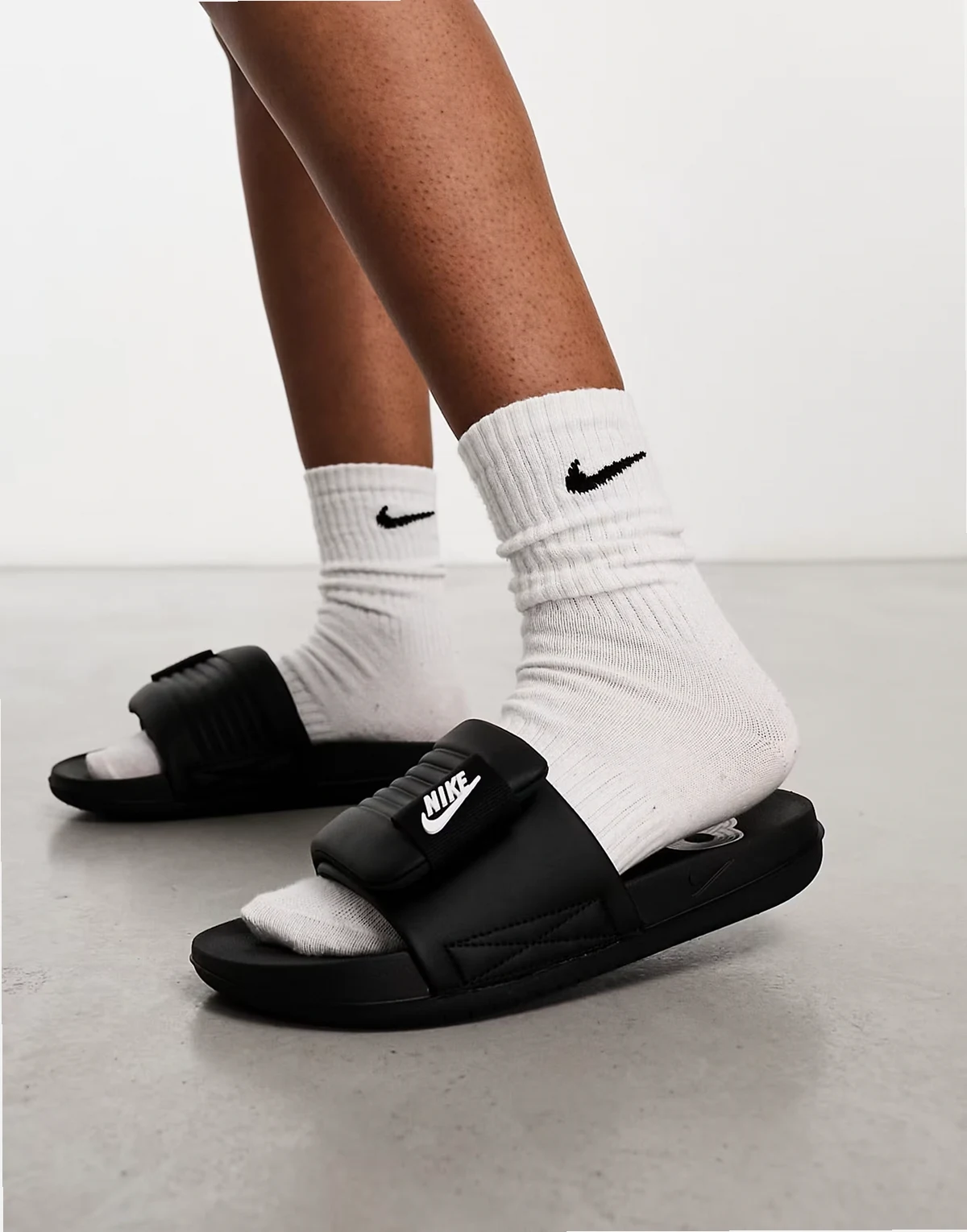 Offcourt Adjust sliders in black