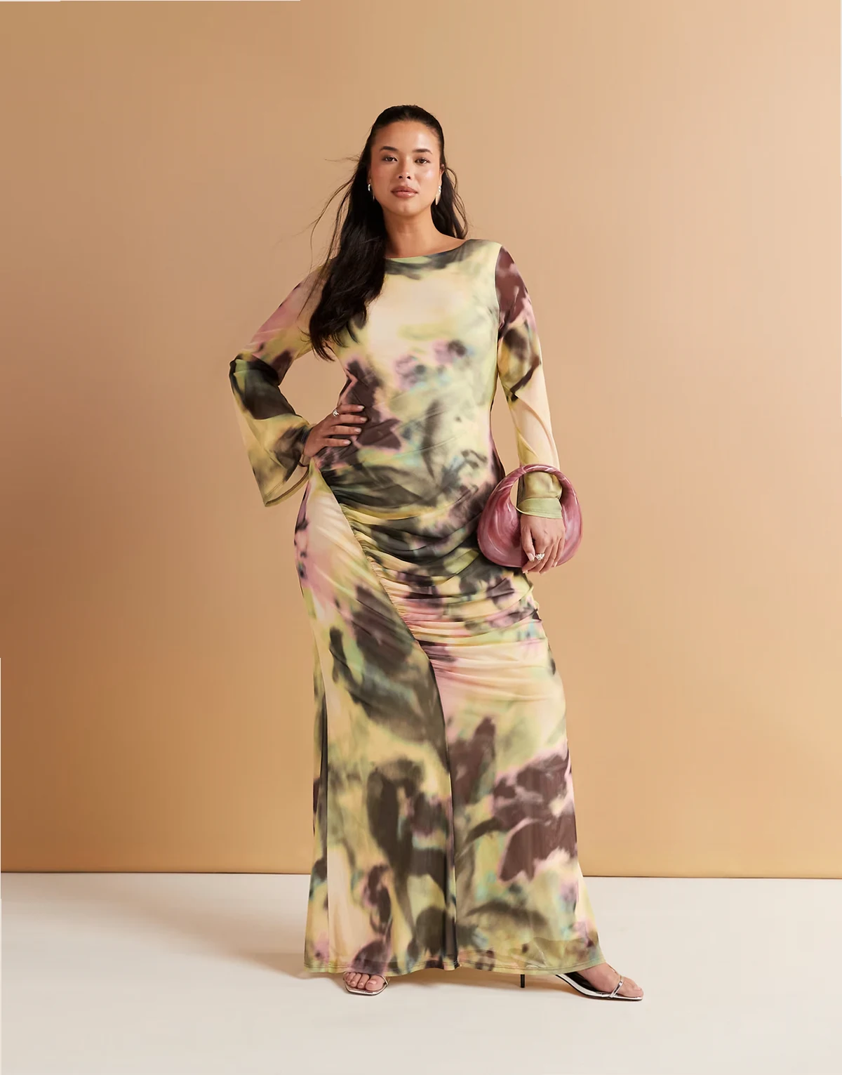 ASOS DESIGN Curve – Żółto-zielona siateczkowa sukienka maxi z długimi rękawami i podwójnym wiązaniem na plecach w kwiatowy wzór