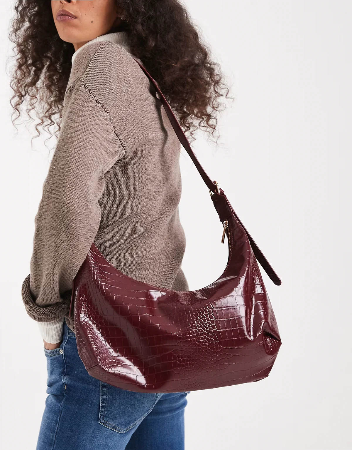 – Lässige Schultertasche in Kroko-Rot
