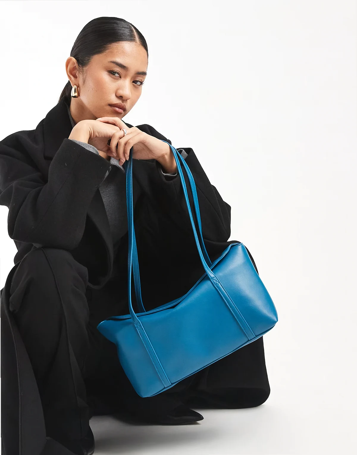 – Schultertasche in Blaugrün mit Umschlag