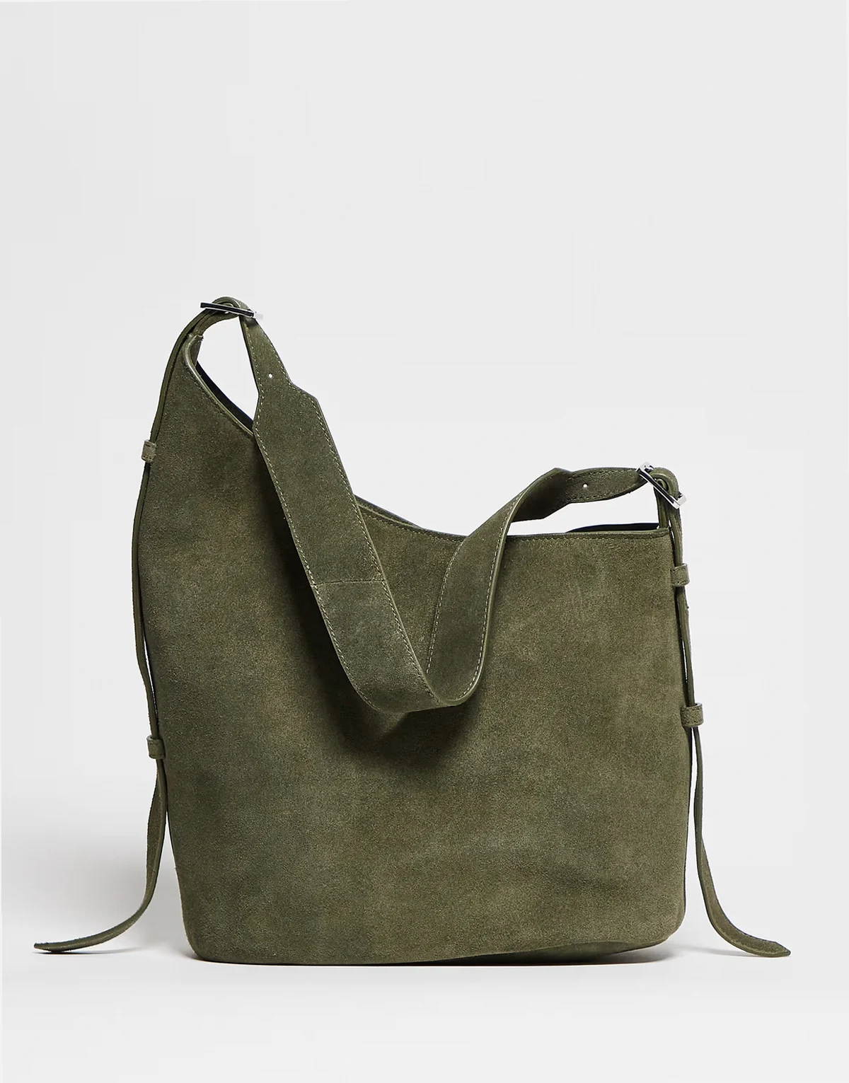 – Asymmetrische Handtasche aus Wildleder in Olive mit Seitenschnalle