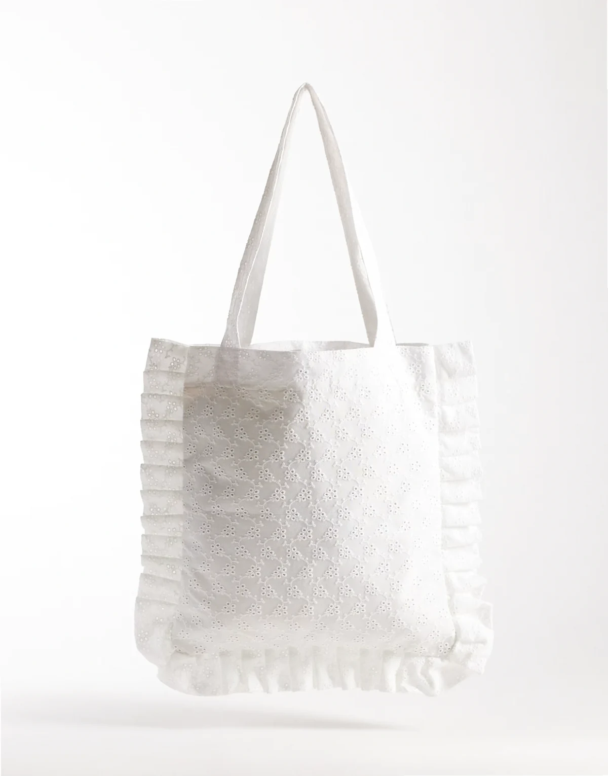 broderie anglais ruffle tote bag in white