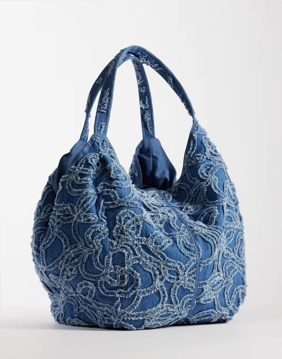 Becksöndergaard – Raika – Weiche Baumwoll-Tragetasche in Jeansblau mit Blumenstickerei