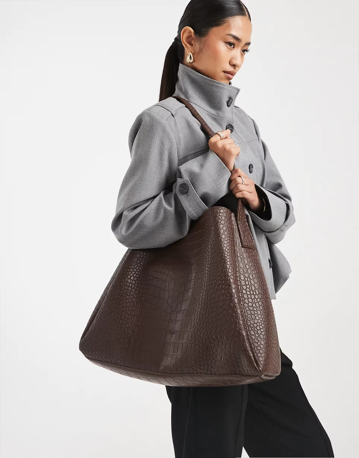 single shoulder strap tote in brown croc