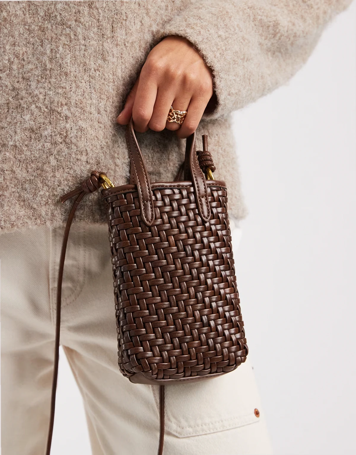 woven cross-body phone bag in dark brown