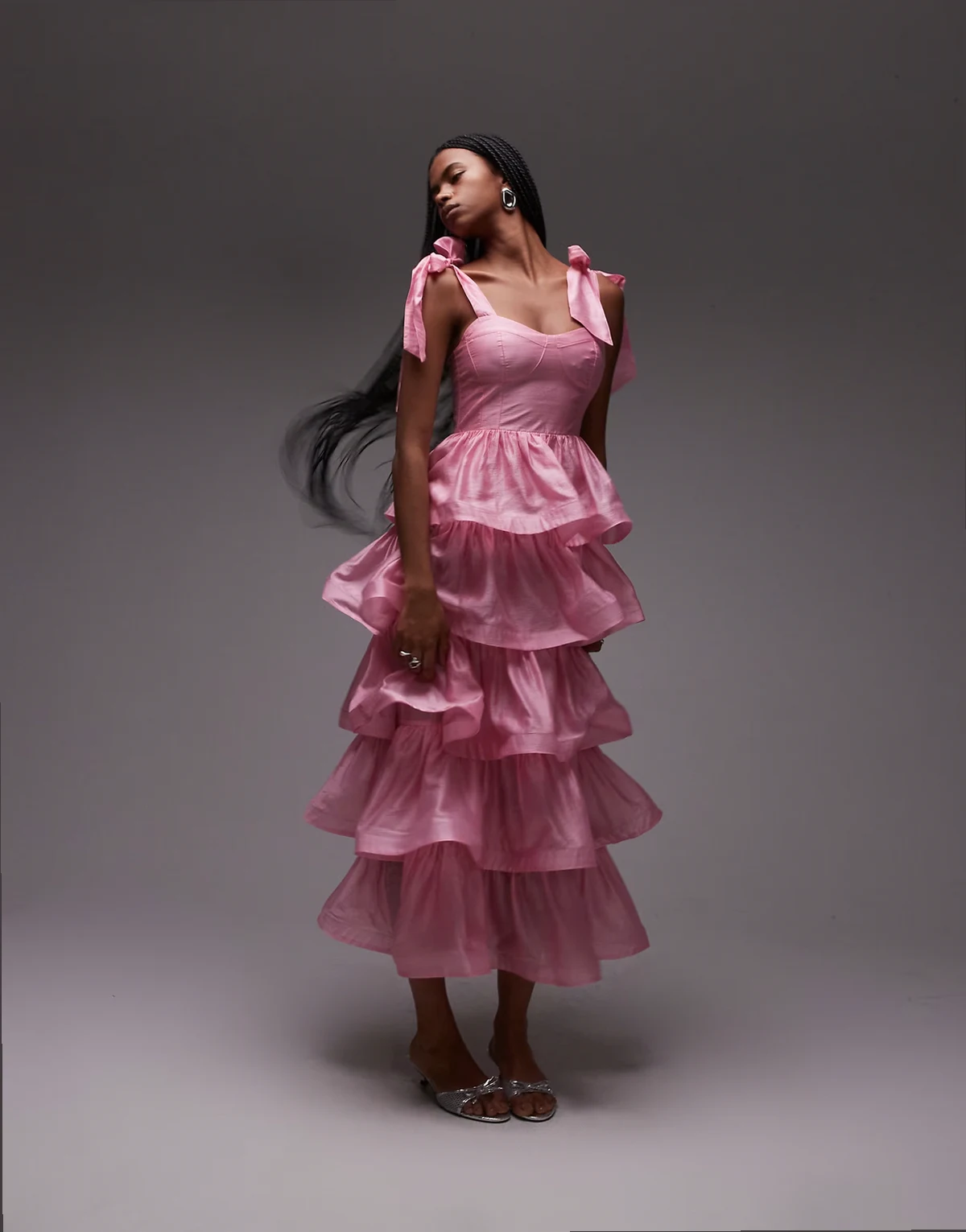 – Gestuftes Maxikleid in Rosa mit Korsettdesign vorne