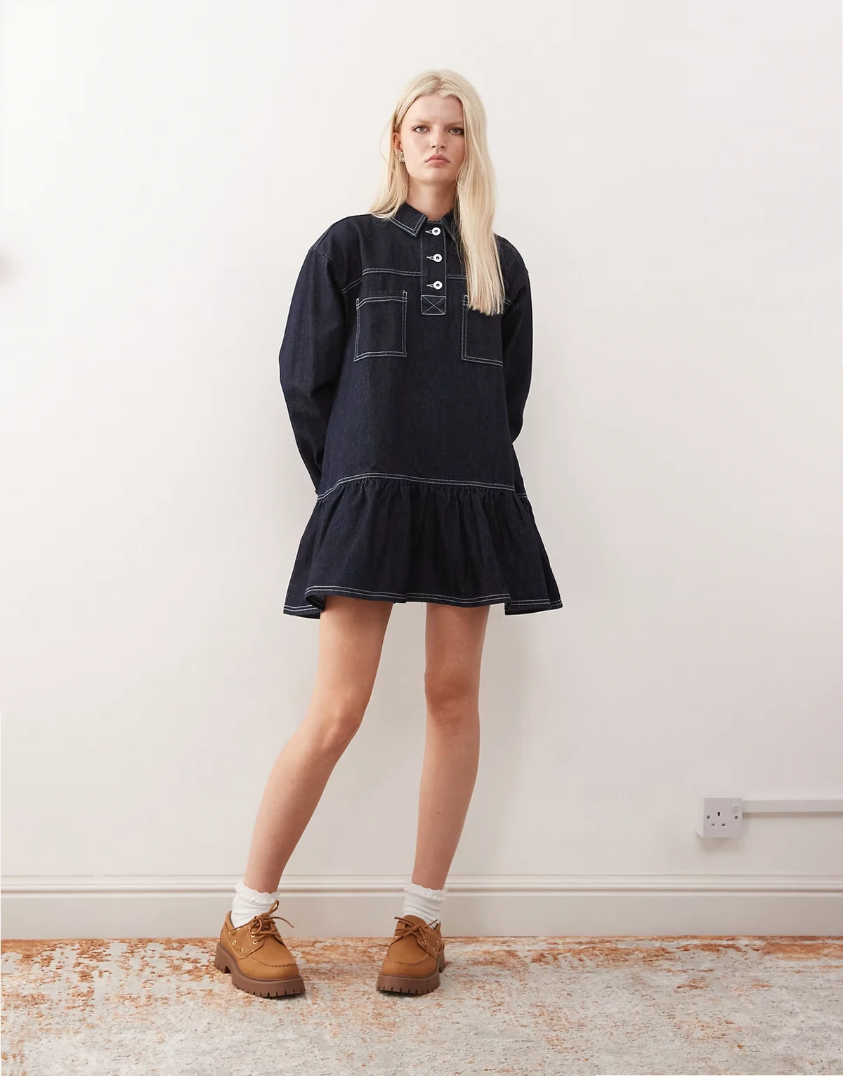 – Langärmliges Mini-Hängerkleid aus Denim mit Rinse-Waschung