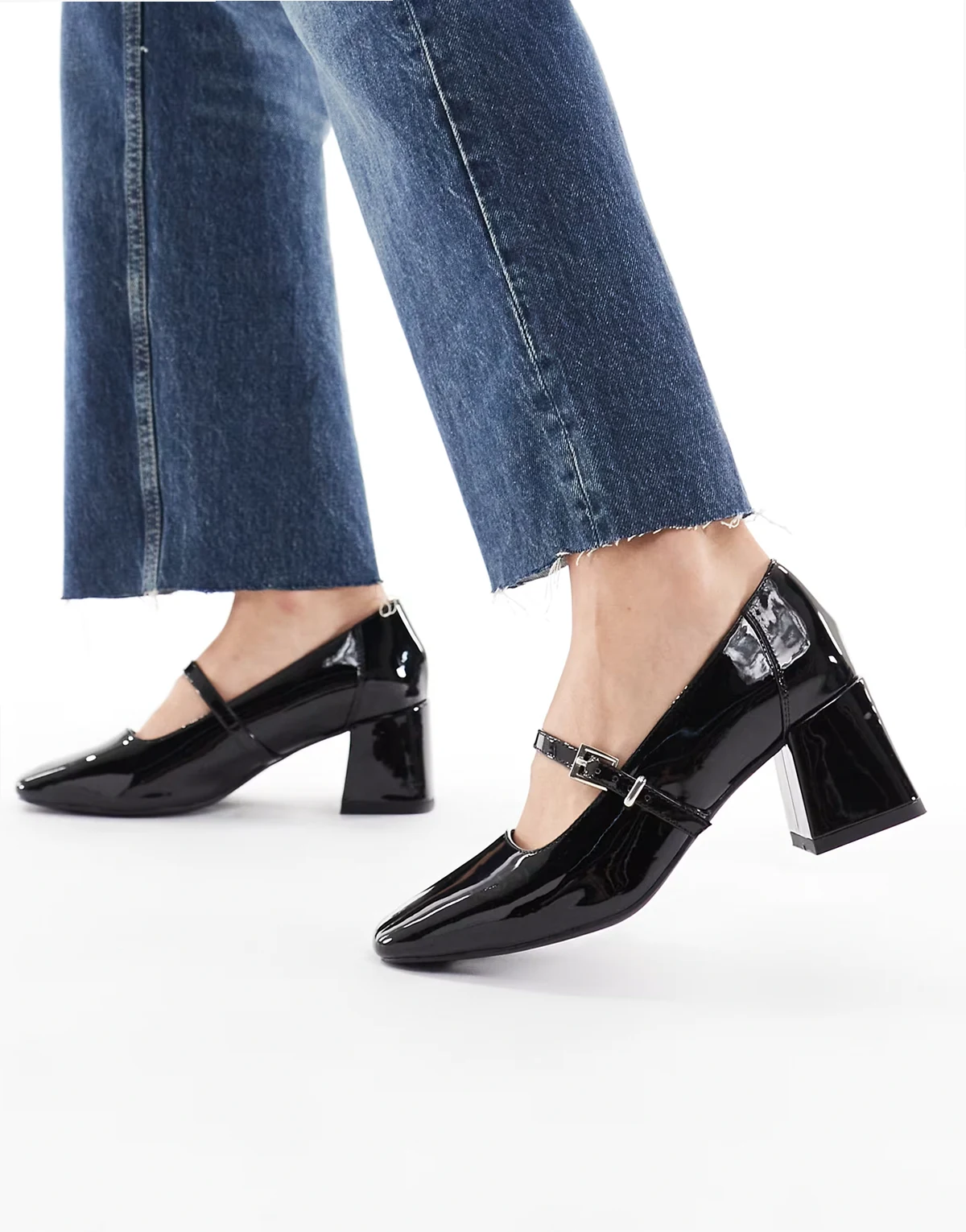 – Camila – Schuhe in schwarzer Lackoptik mit mittelhohem Blockabsatz