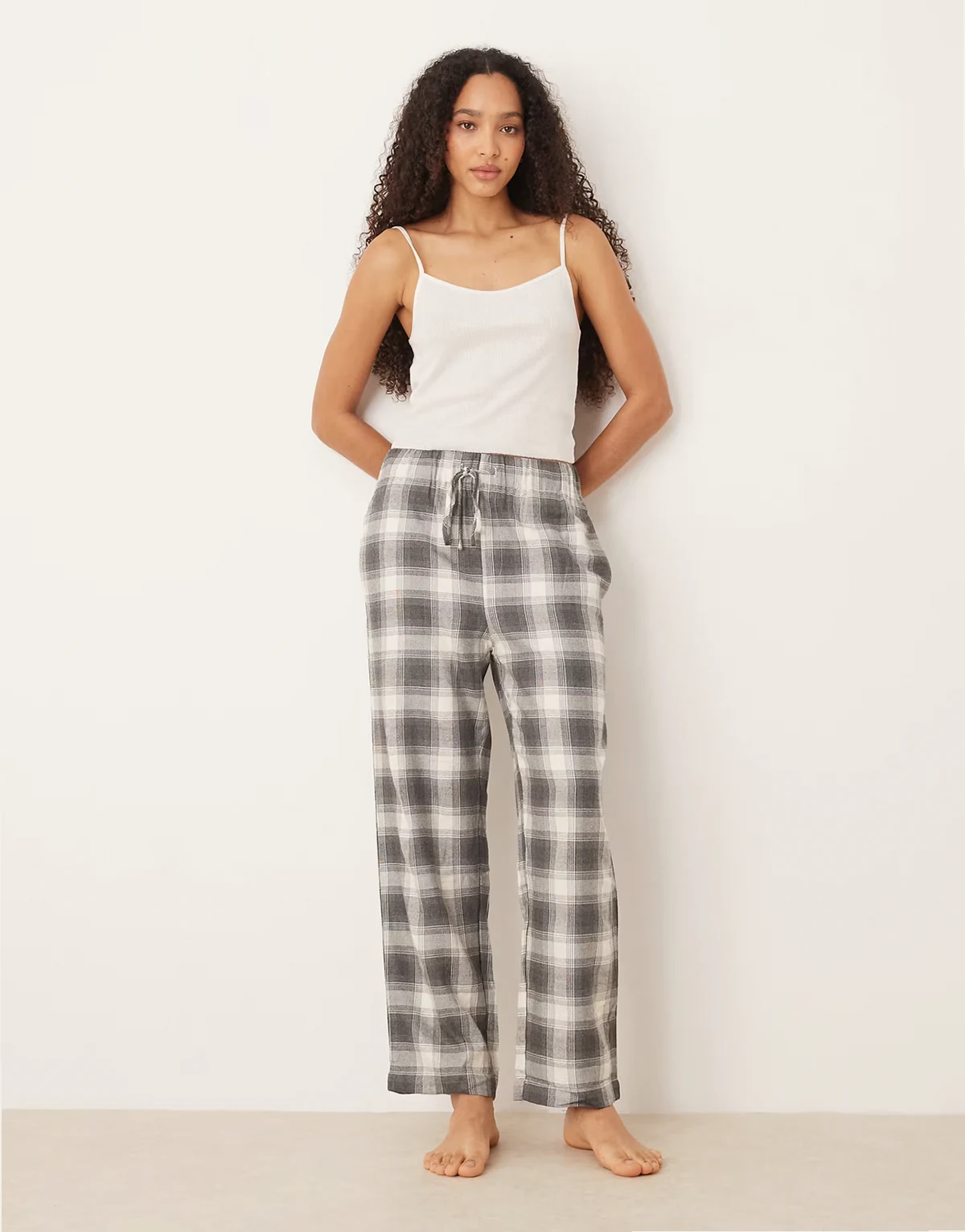 – Grau karierte Pyjamahose aus Flanell