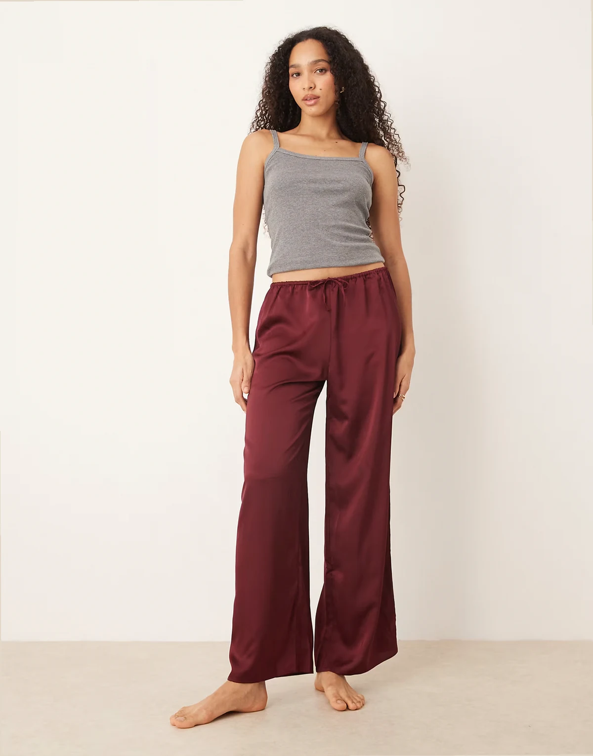 – Satin-Pyjamahose in dunklem Rot mit Kordelzug