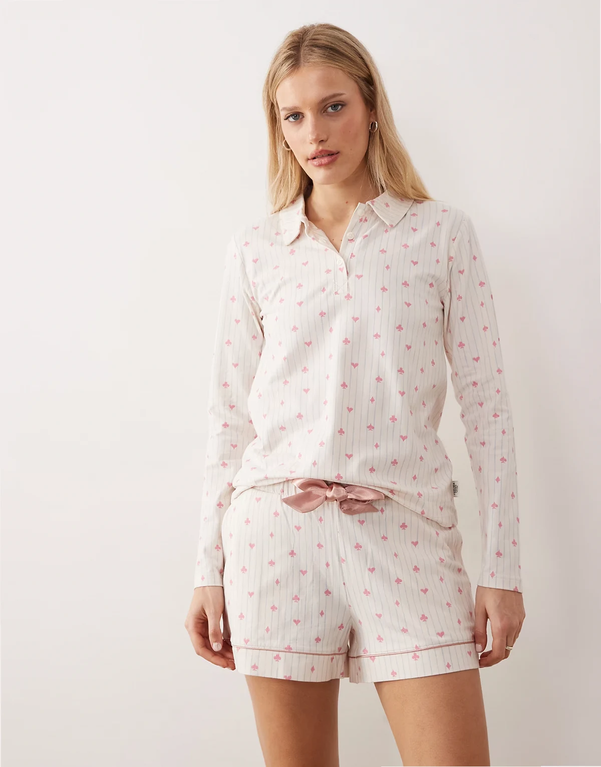 suits of cards long sleeve rugby top and shorts pajama set in white