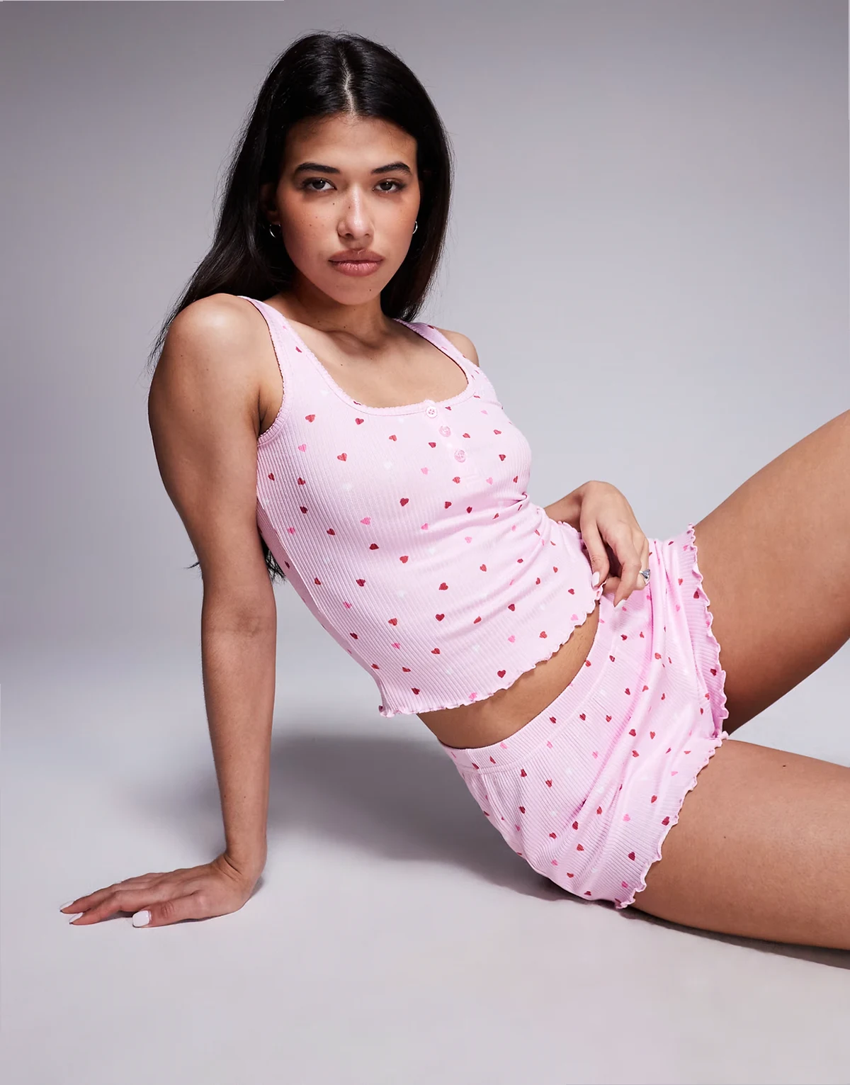 – Geripptes Pyjama-Set in Rosa mit Herzprint aus Shorts und Camisole