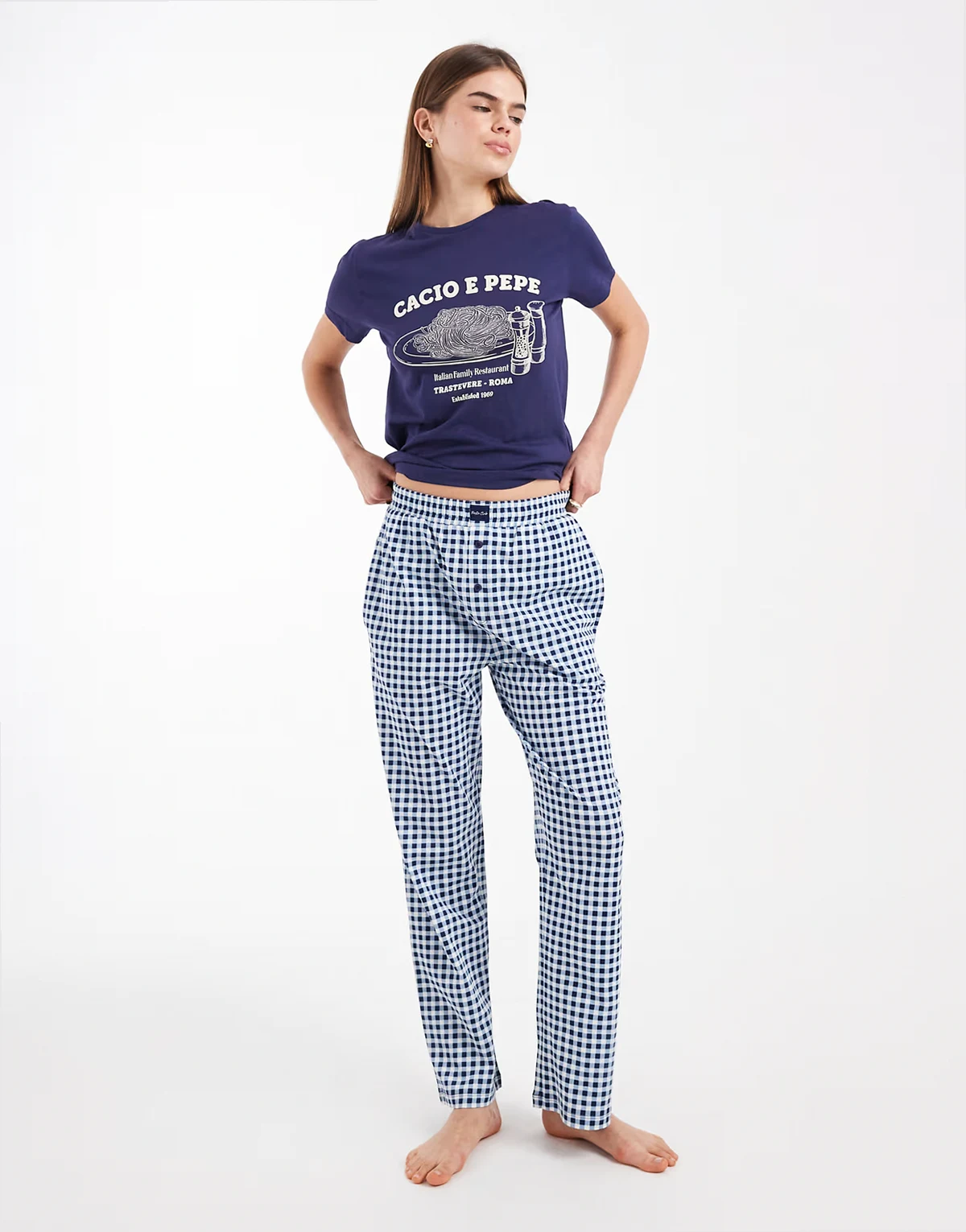 cotton cacio e pepe graphic print t-shirt and gingham pants pajama set in navy