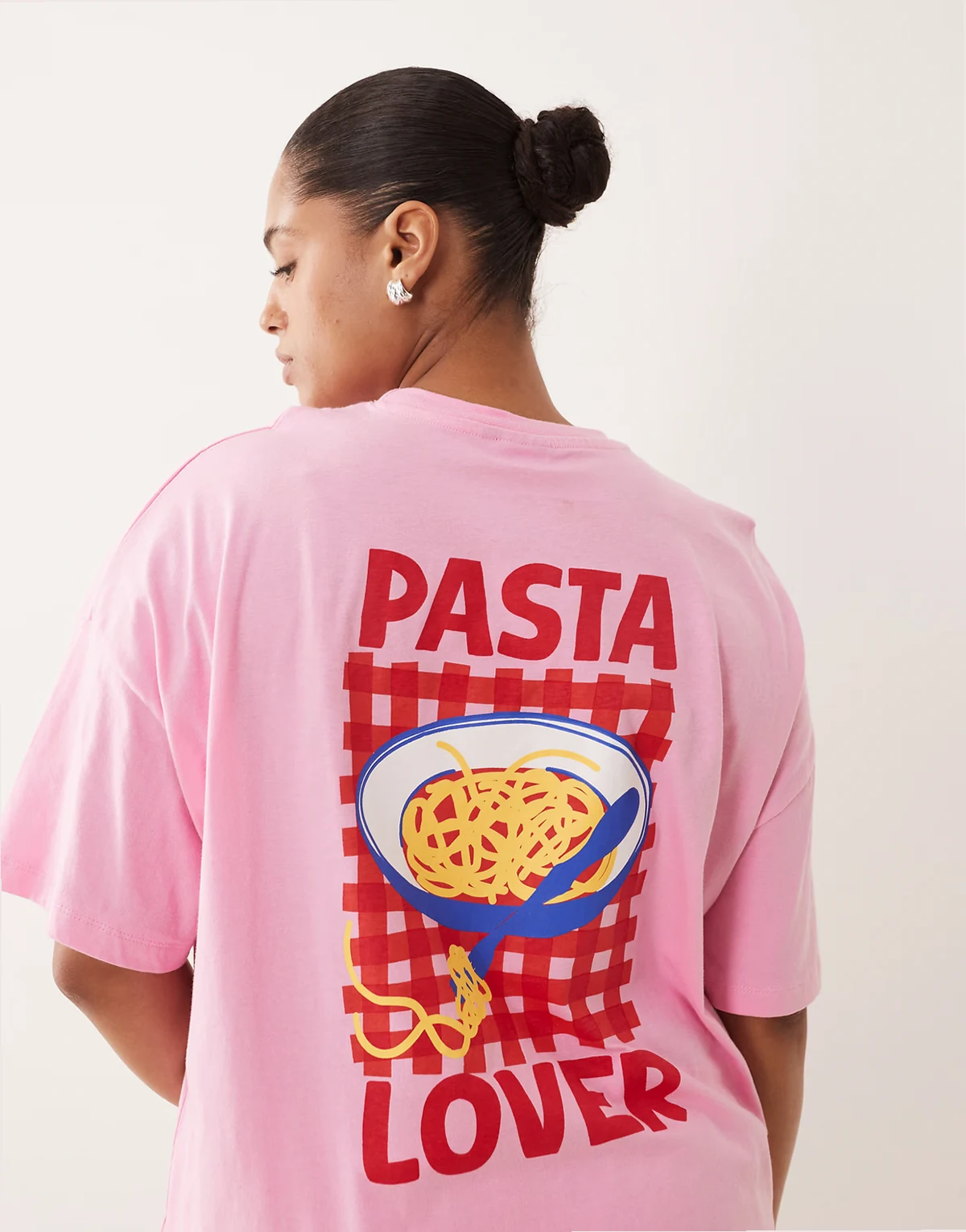 ASOS DESIGN Curve – Różowa piżama z T-shirtem oversize z nadrukiem z makaronem i spodniami z materiału z szerokimi nogawkami