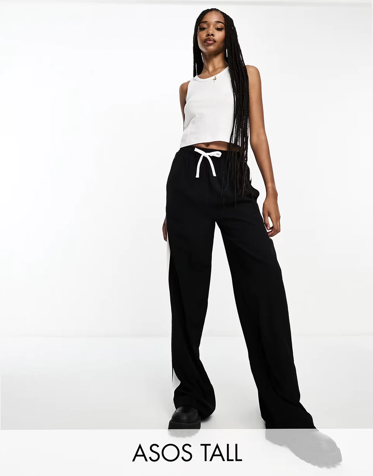 ASOS DESIGN Tall – Schlupfhose in Schwarz mit Kontrastbahn