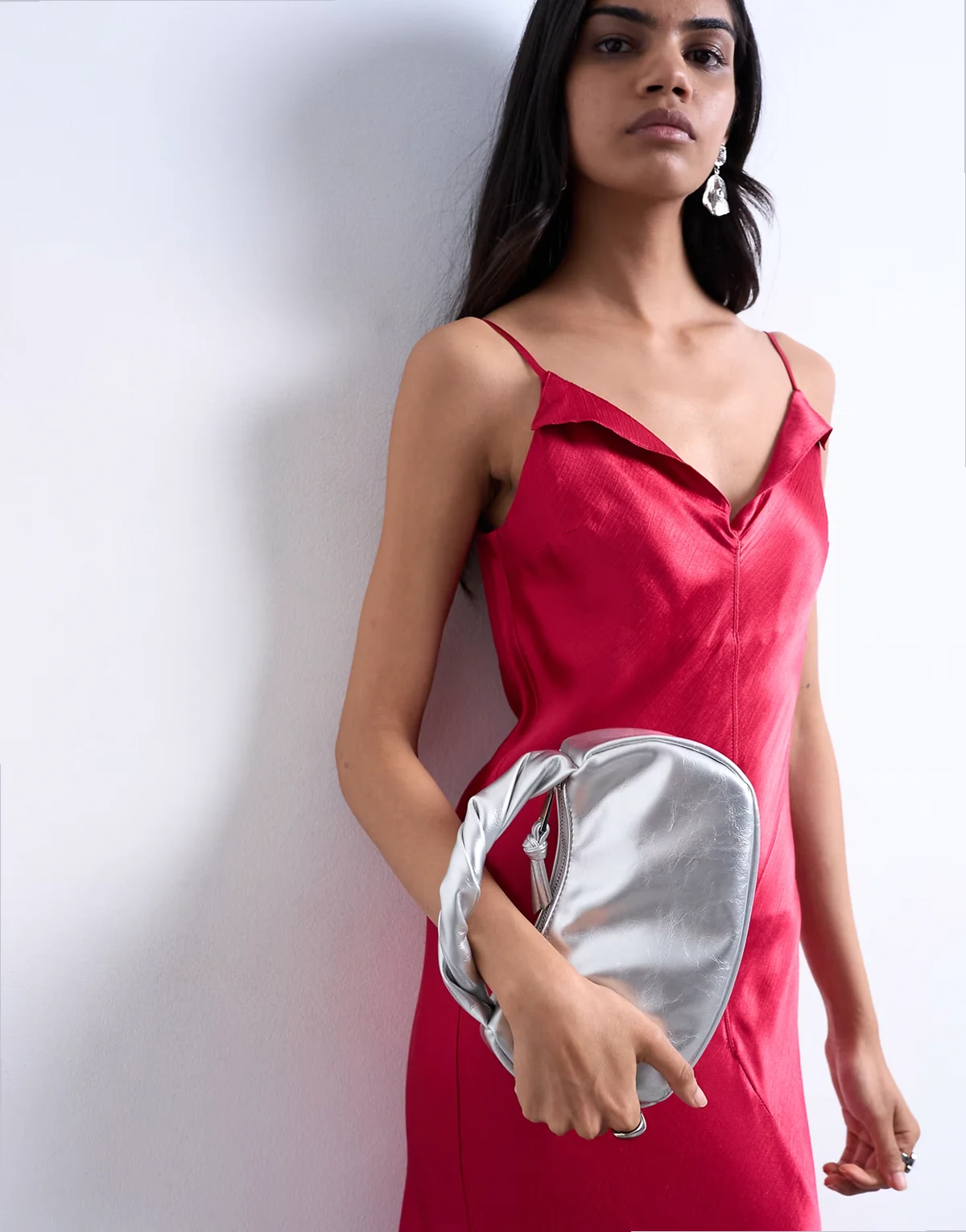 – Gladys – Srebrna torebka do ręki