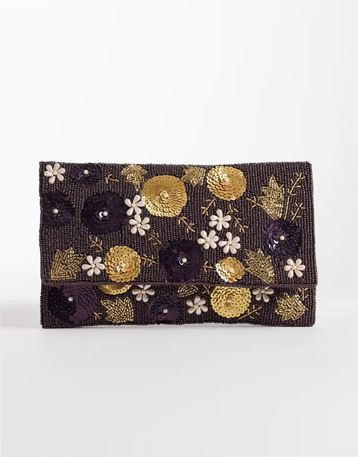 – Clutch in dunklem Lila mit Blütenblatt-Verzierung